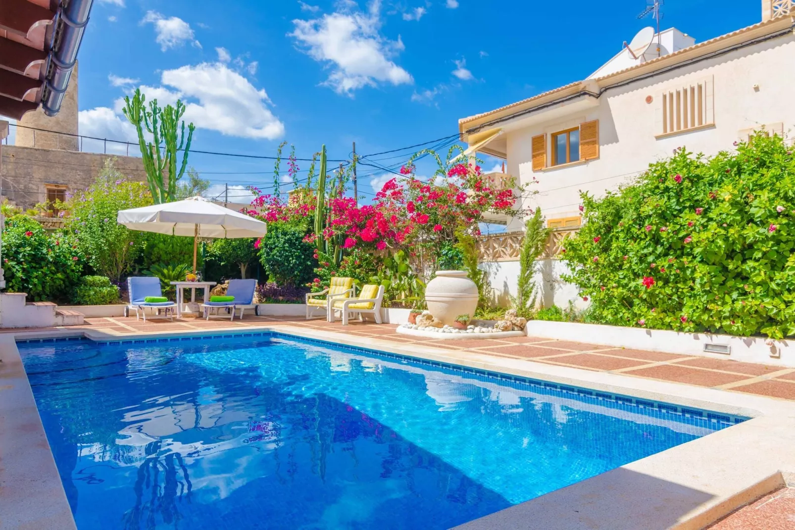 Can Nicolau-Exterior summer