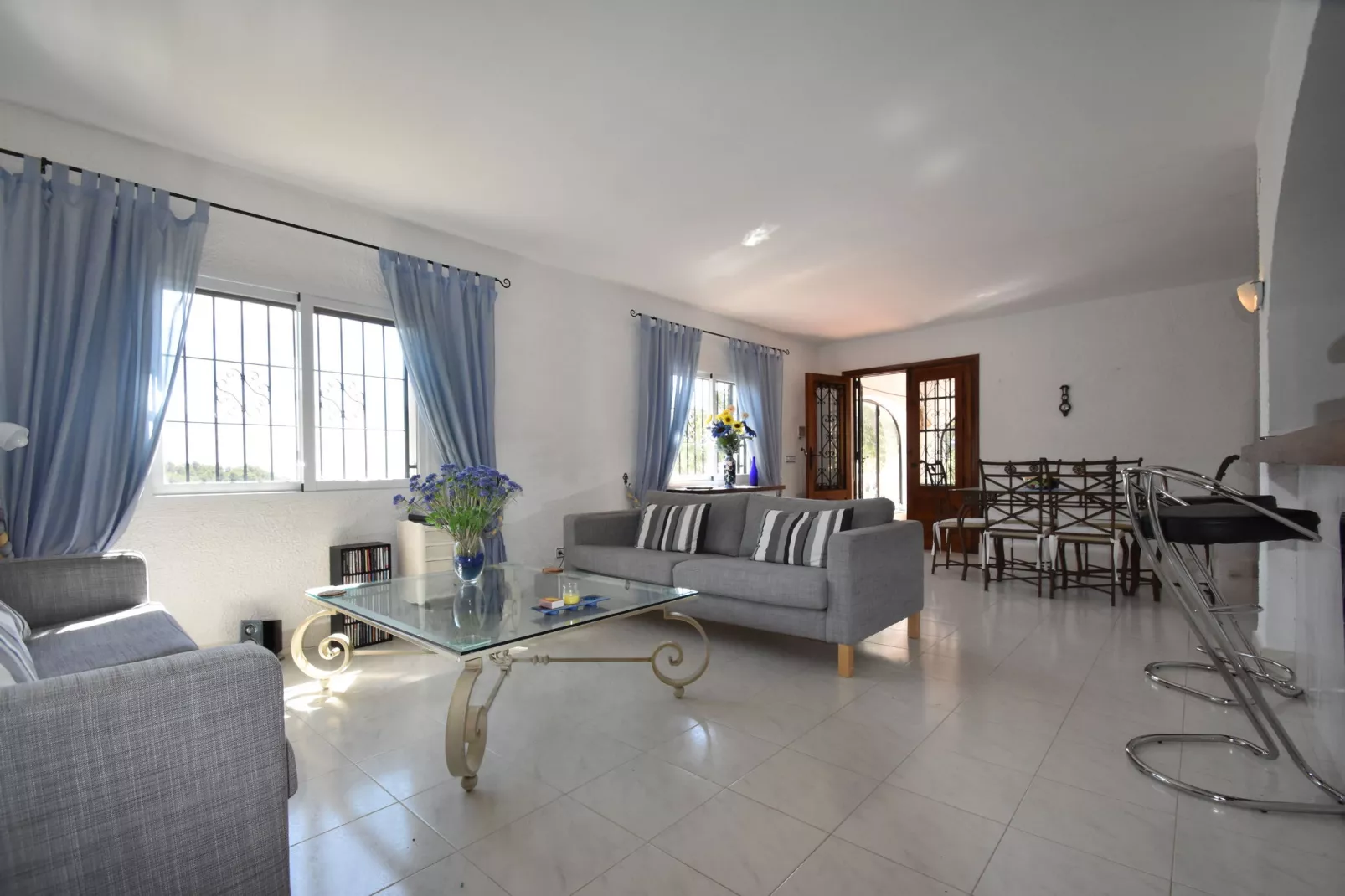 Nuestra Montana	-Salon