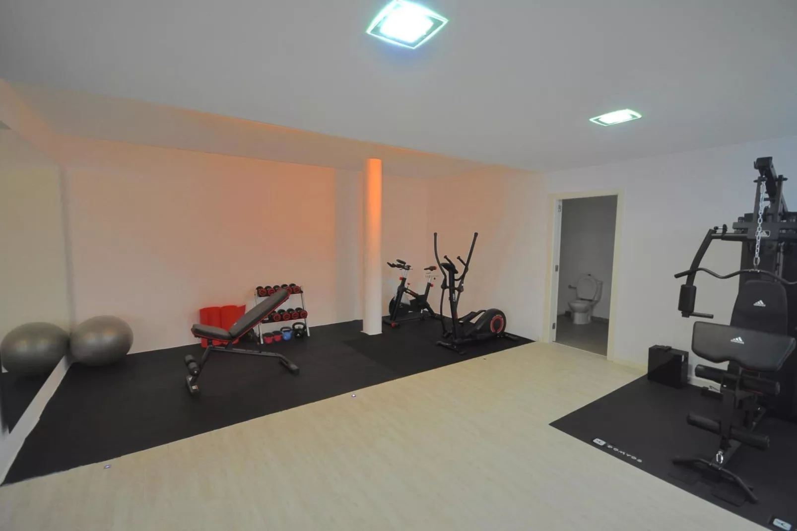 Atzur-Recreation room