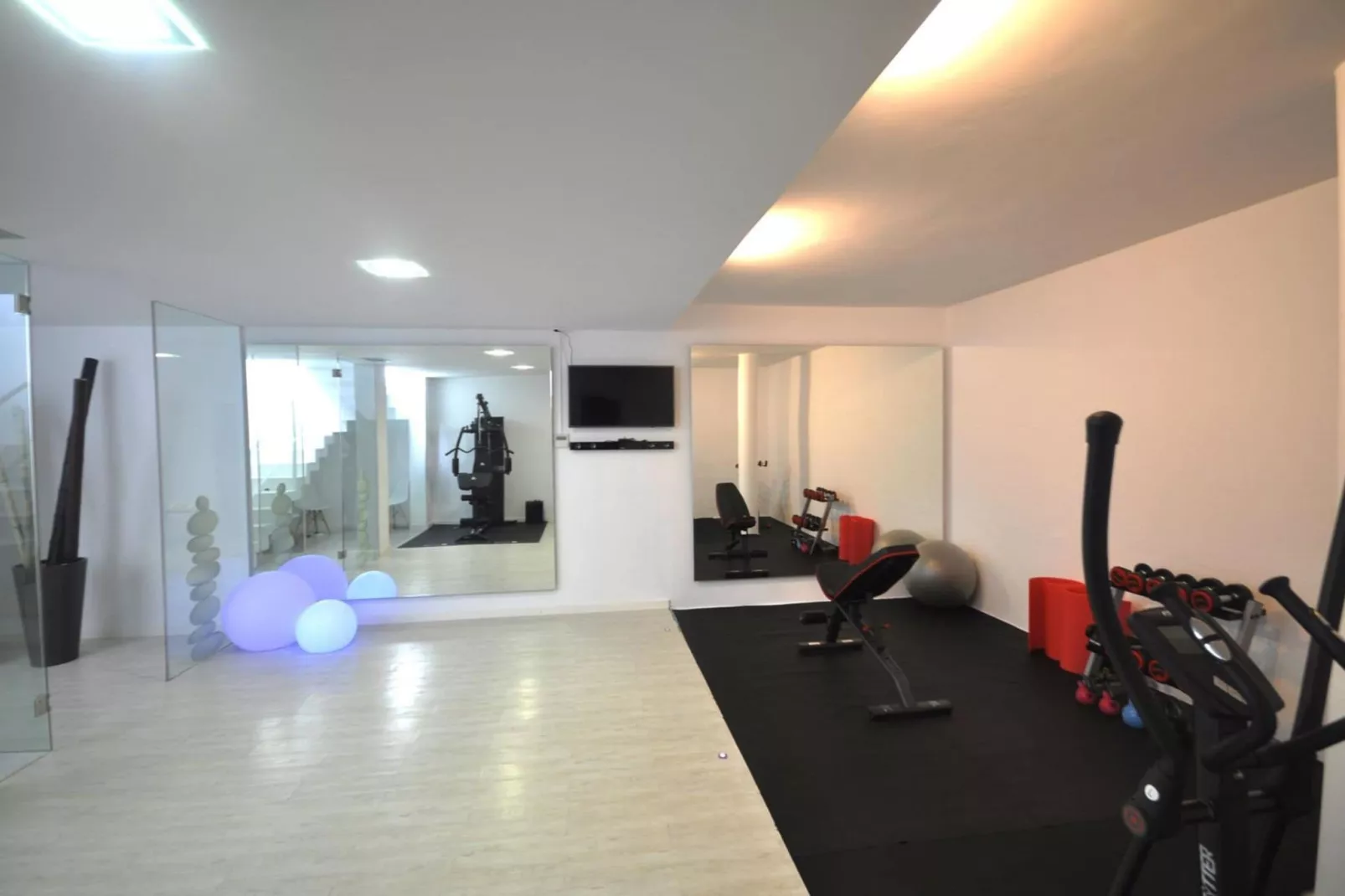 Atzur-Recreation room