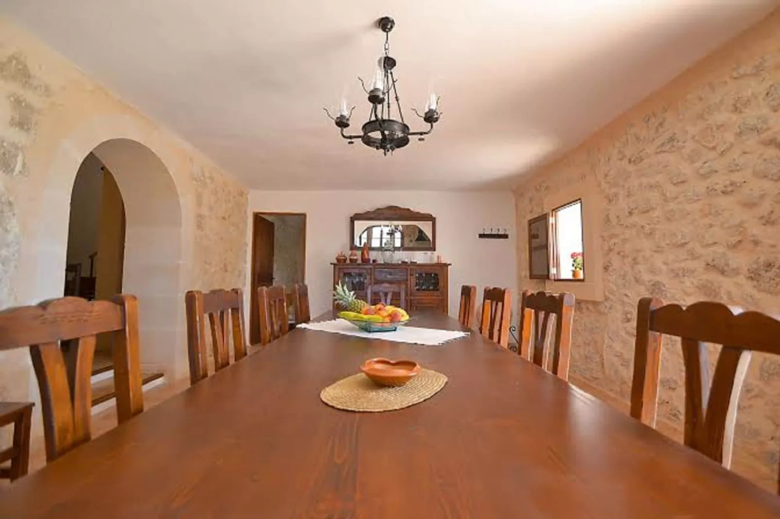 Albadallet-Dining room
