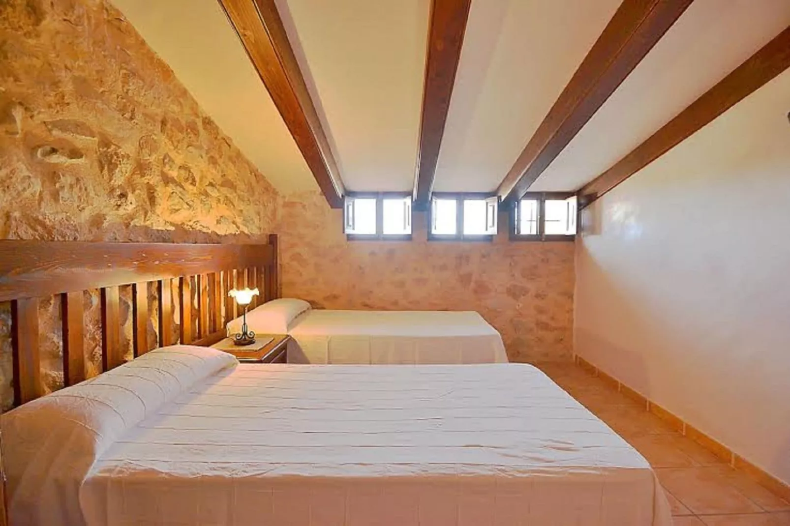 Albadallet-Bedroom