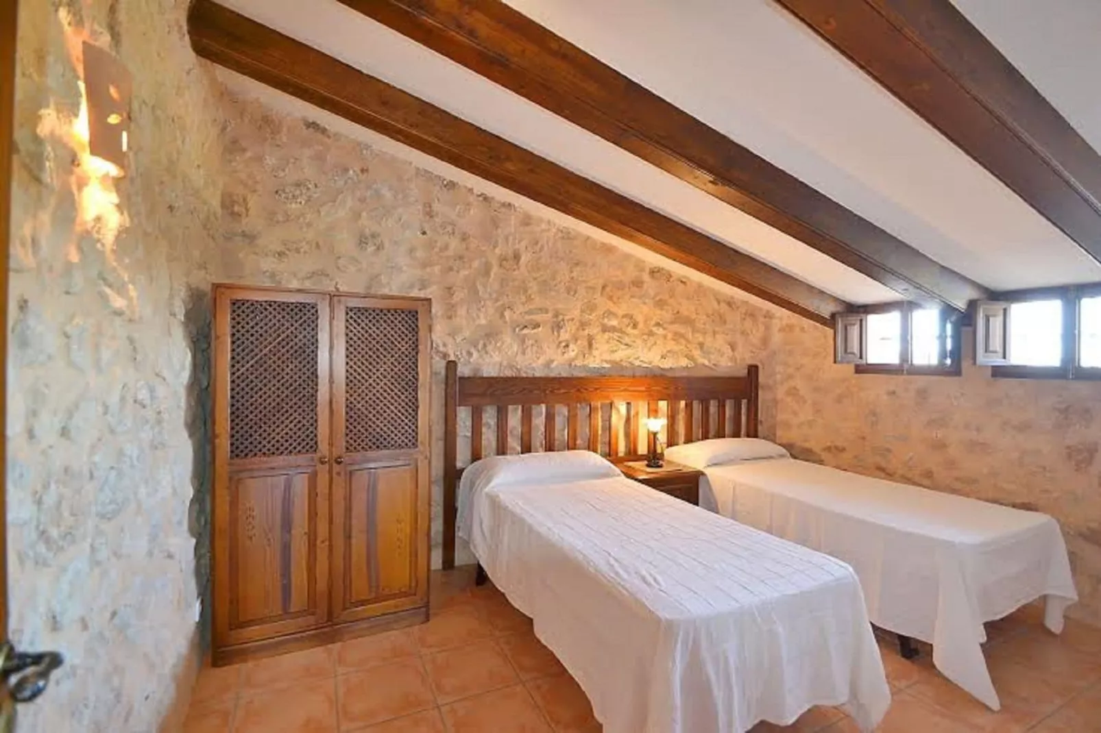 Albadallet-Bedroom