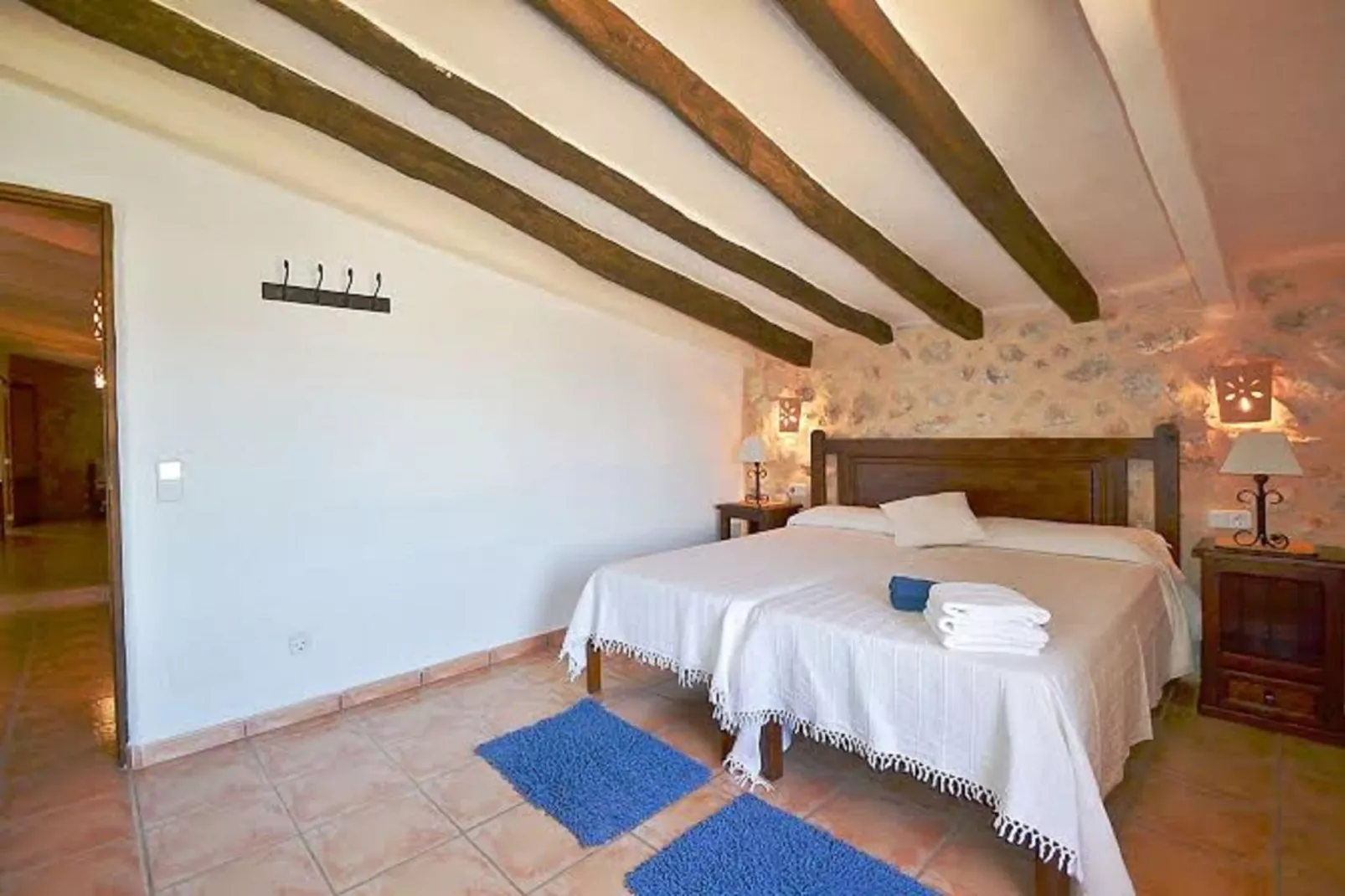 Albadallet-Bedroom