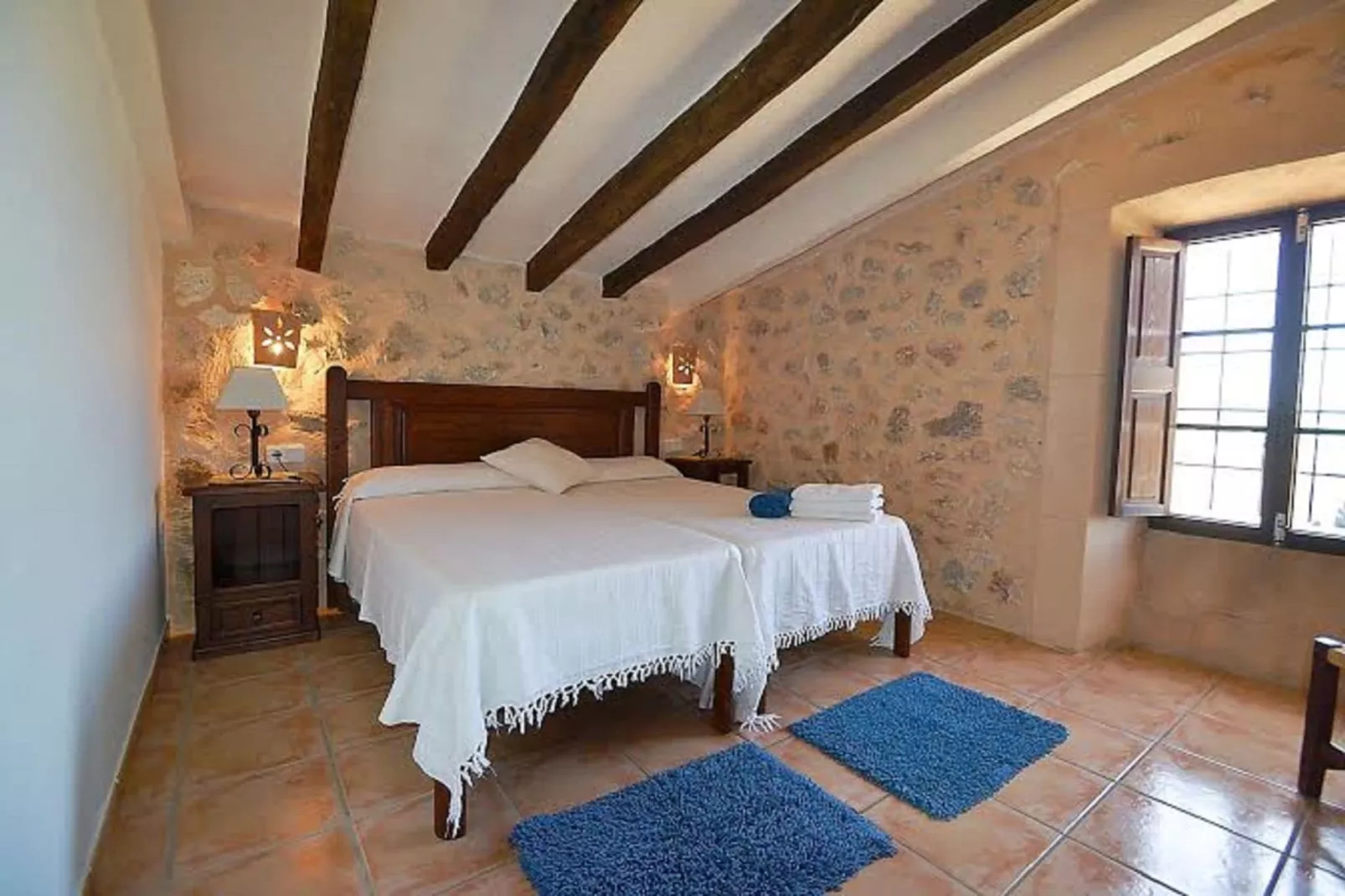 Albadallet-Bedroom