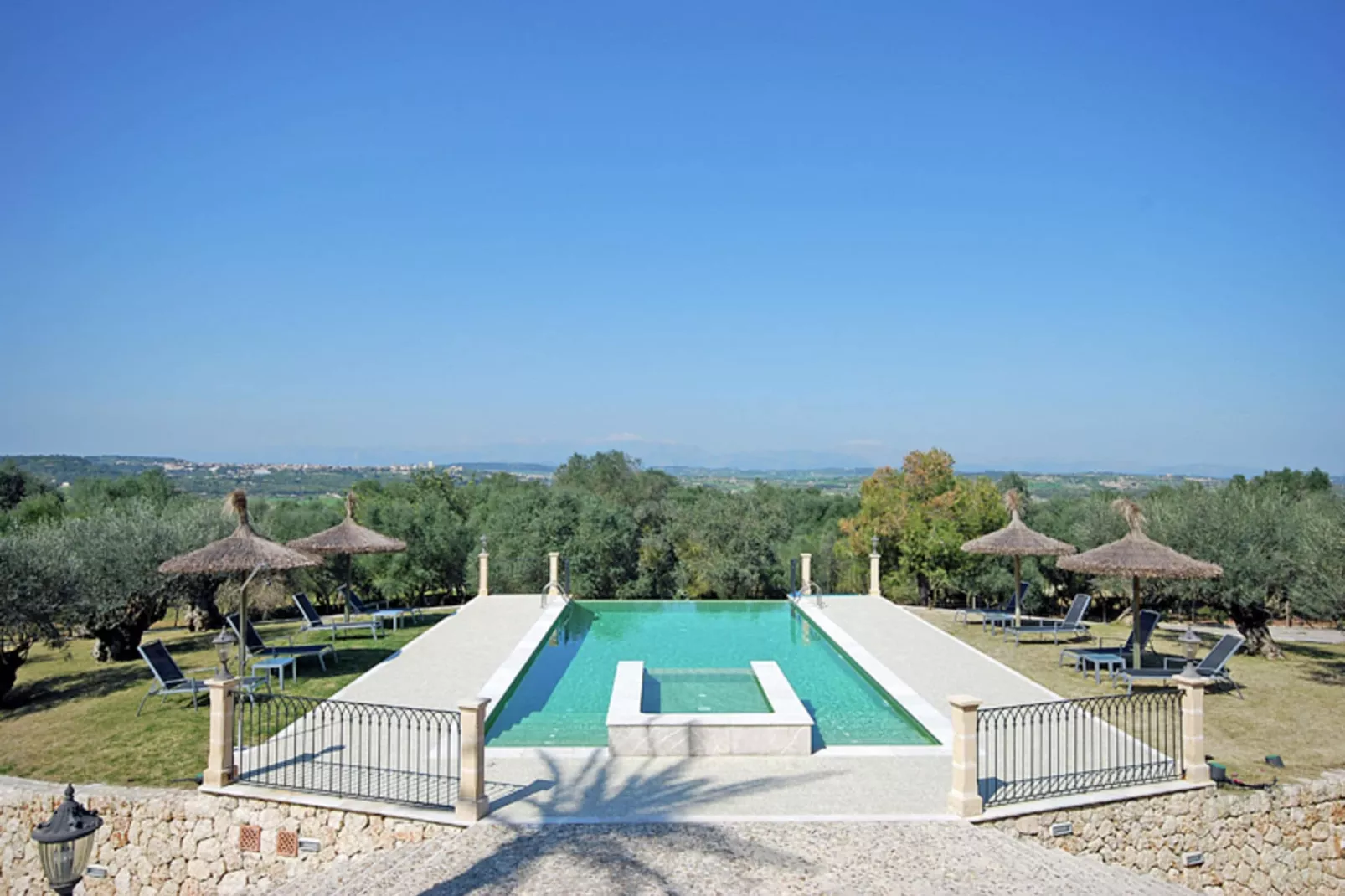 Canova-Pool