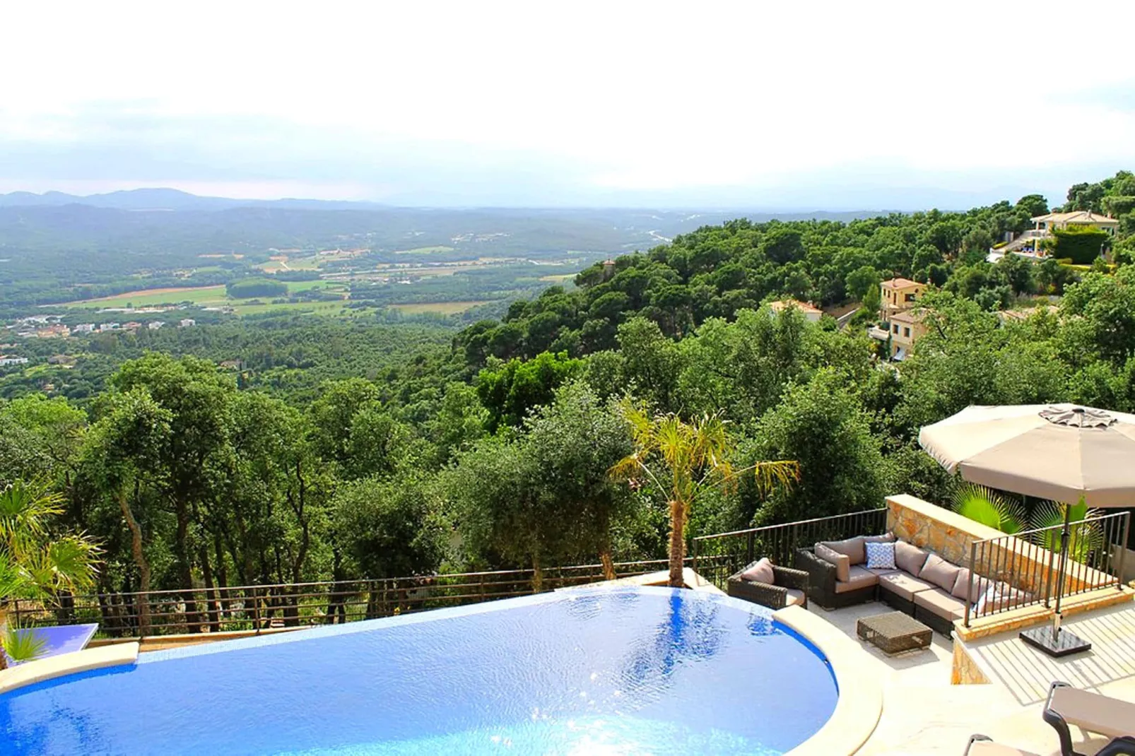 Ojo Azul-View summer
