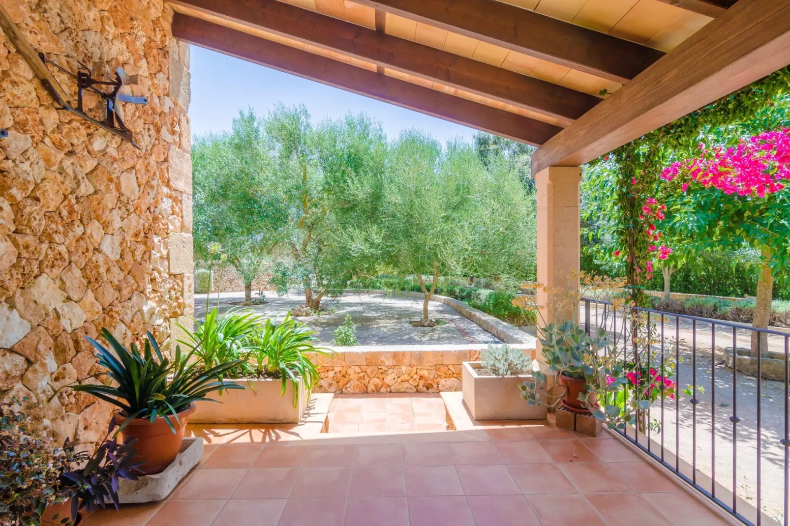 Aubadallet-Exterior summer
