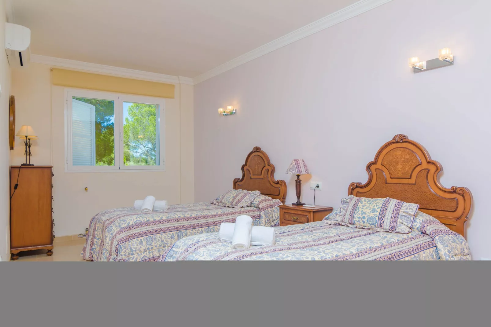 Villa Gloria-Exterior summer