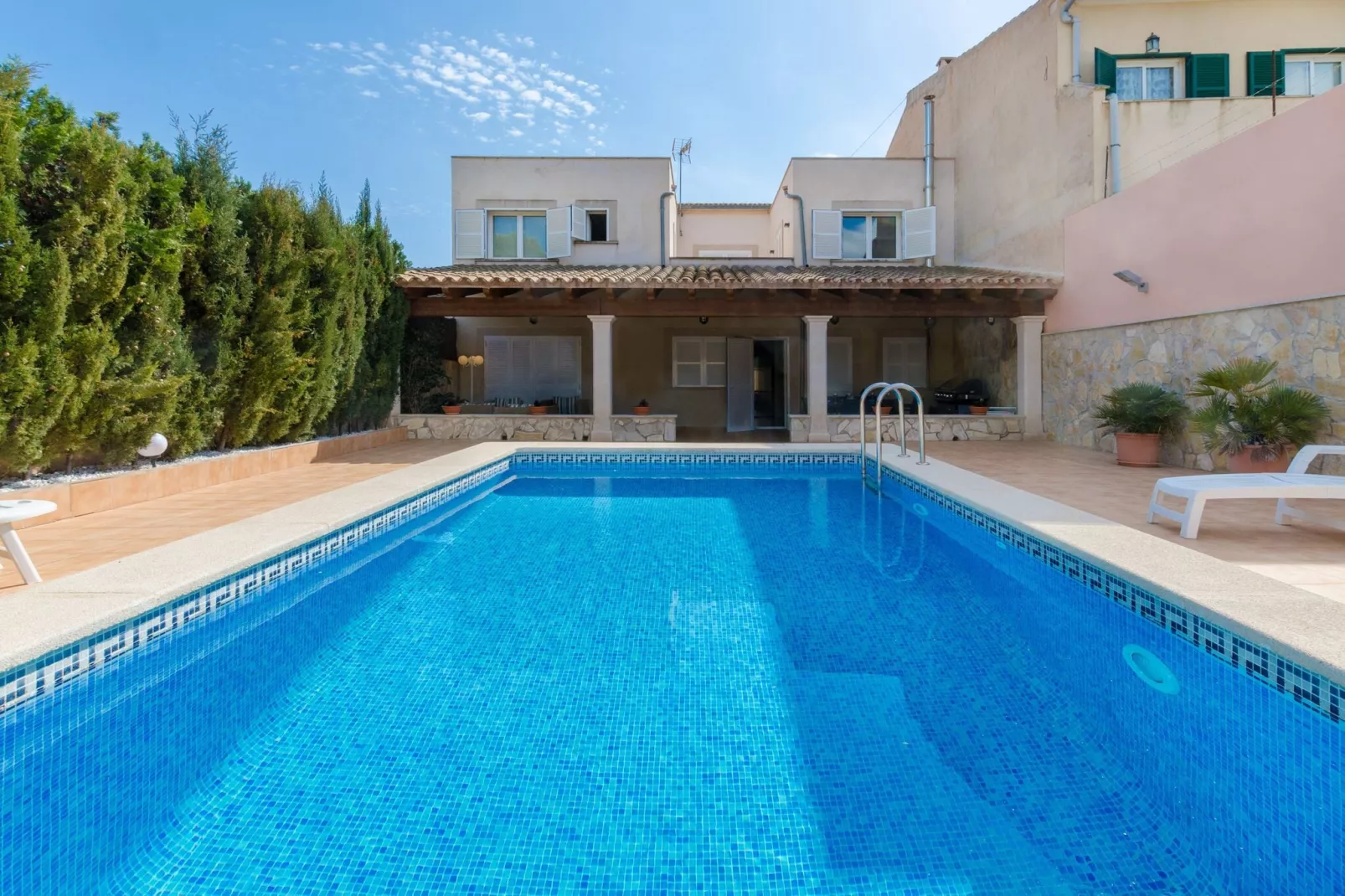 Villa Gloria-Exterior summer