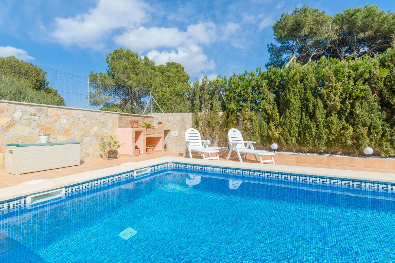 Villa Gloria-Exterior summer