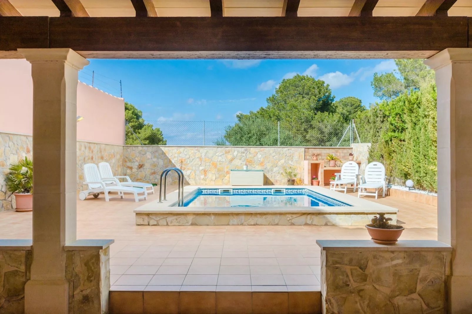 Villa Gloria-Exterior summer