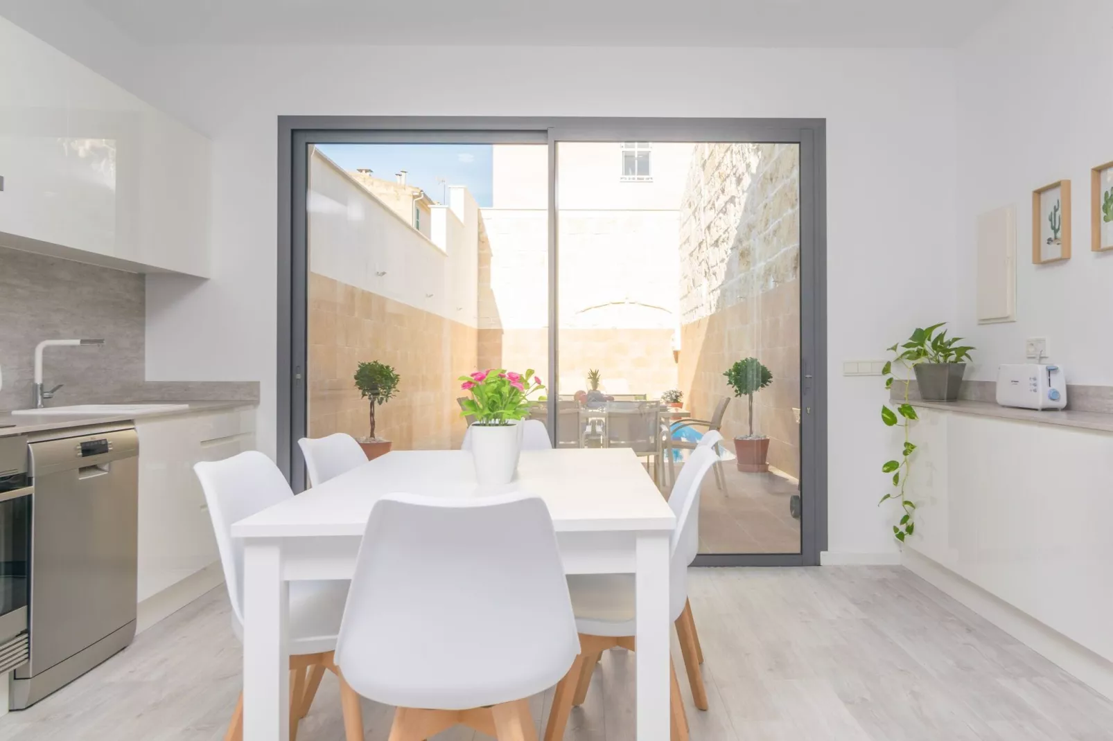 Can Serra-Exterior summer
