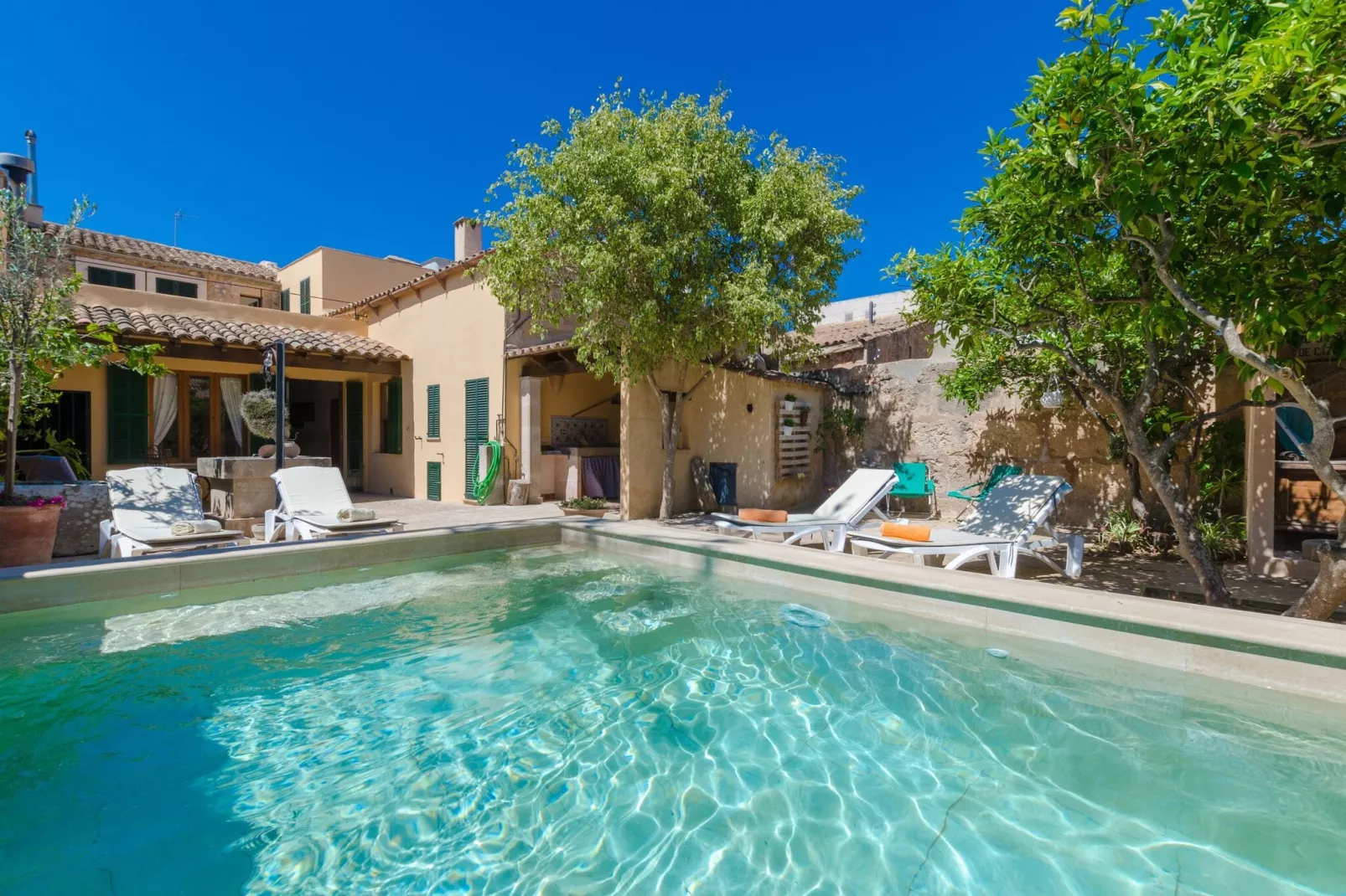 Can Mora-Exterior summer