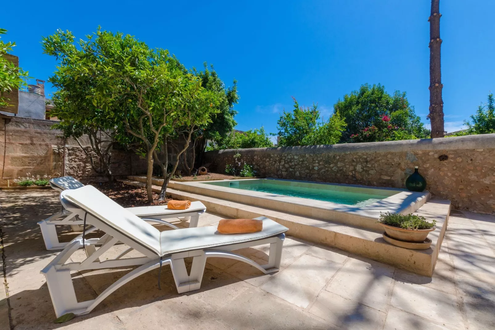 Can Mora-Exterior summer