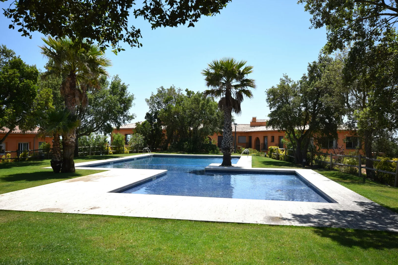 Mirador Mas Nou-Pool