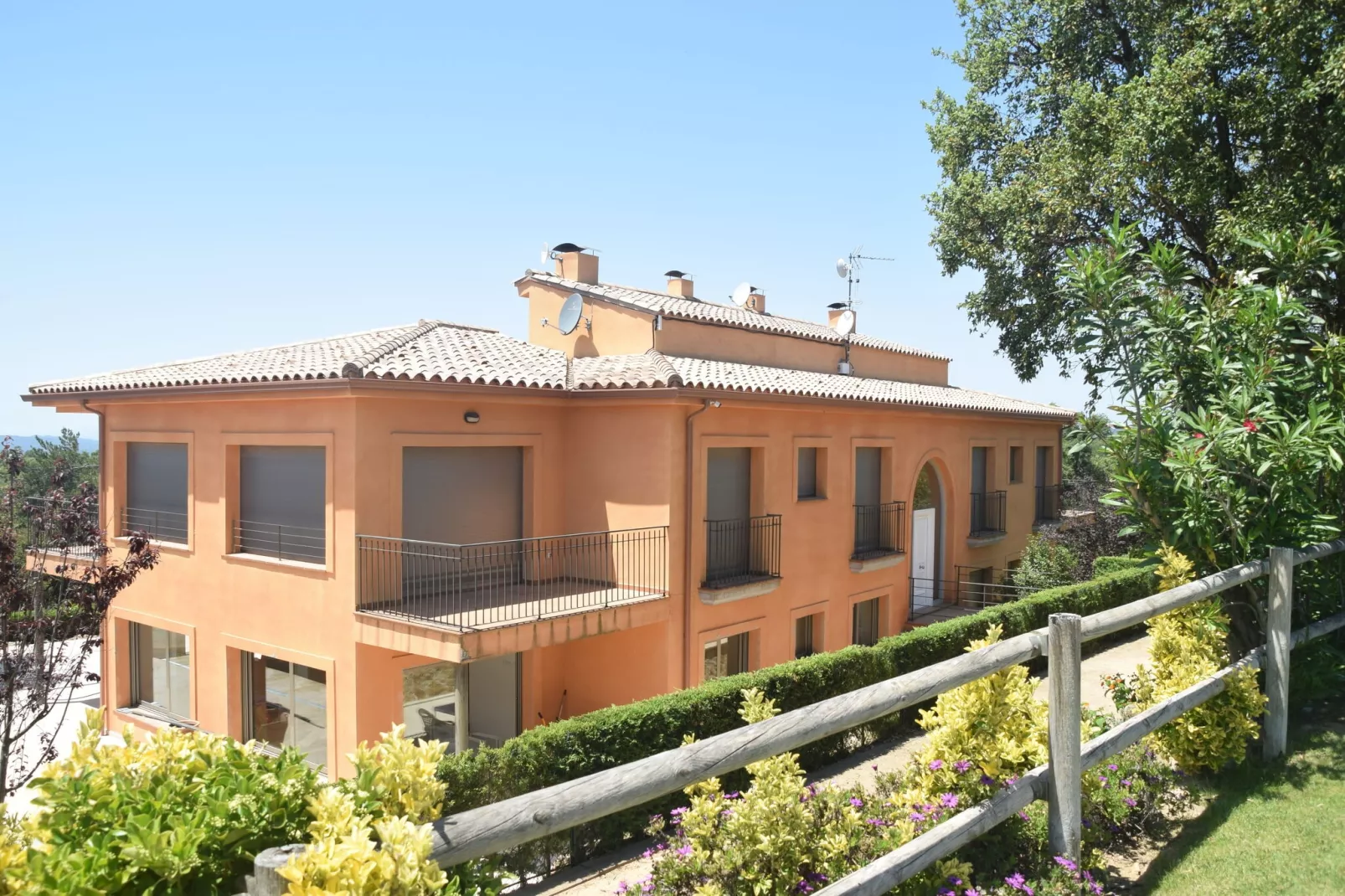 Mirador Mas Nou-Exterior summer