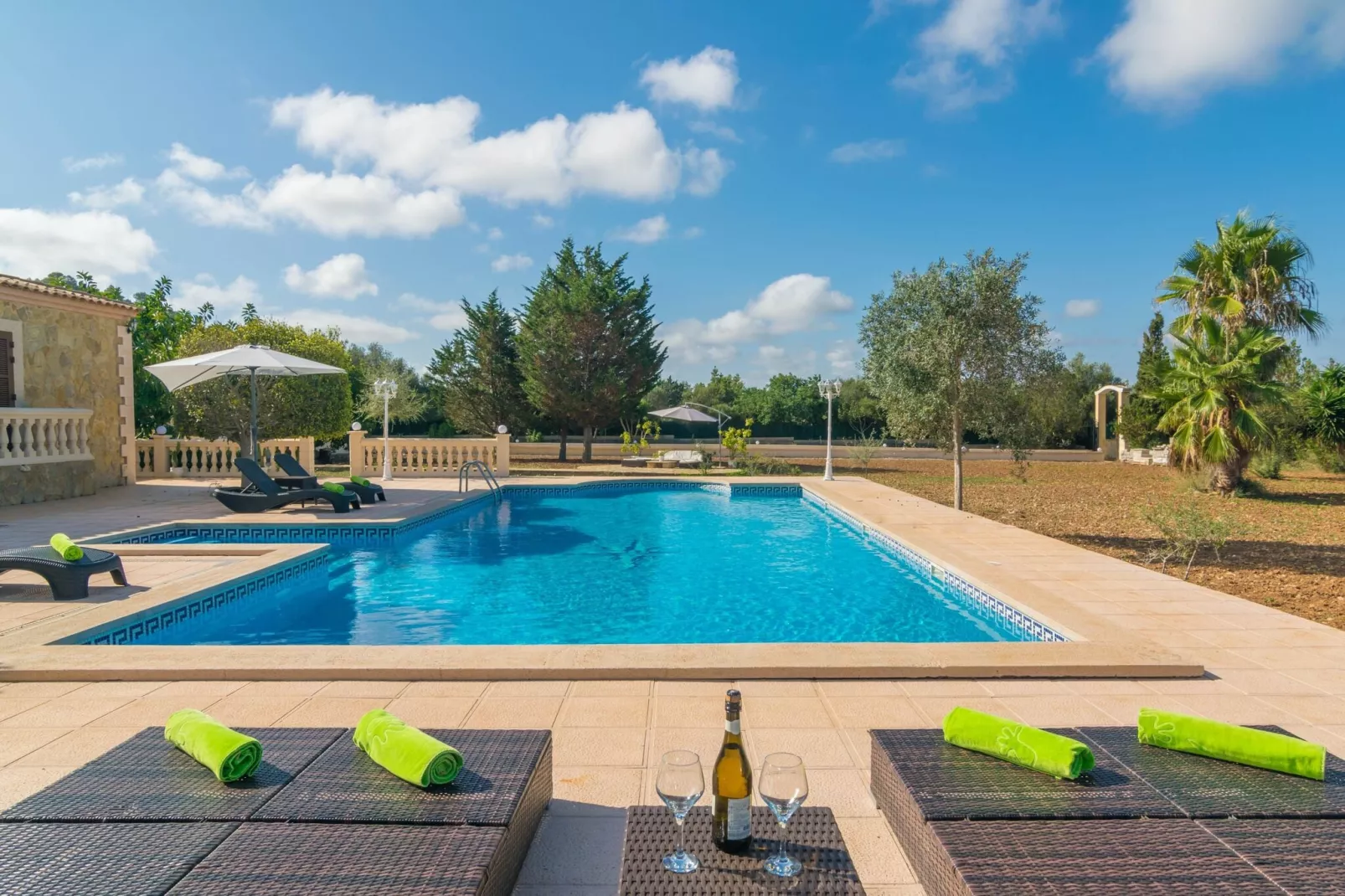 Villa Arhu-Exterior summer