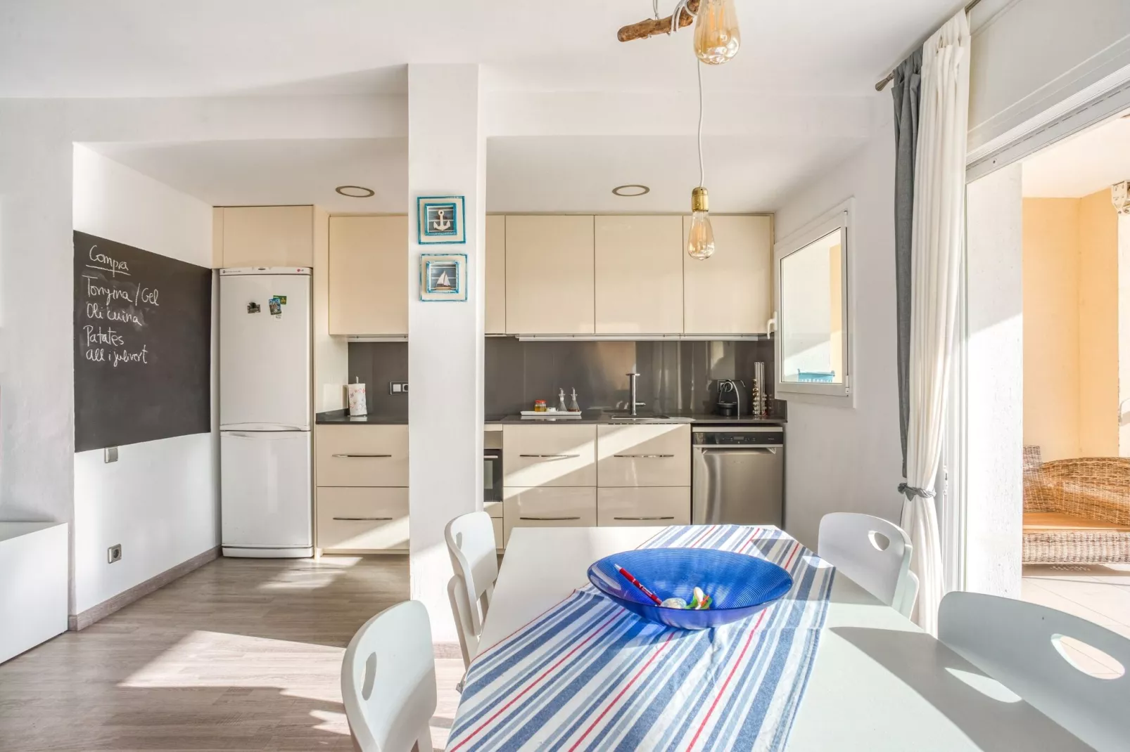 S´Agaró Beach Apartment-Kitchen