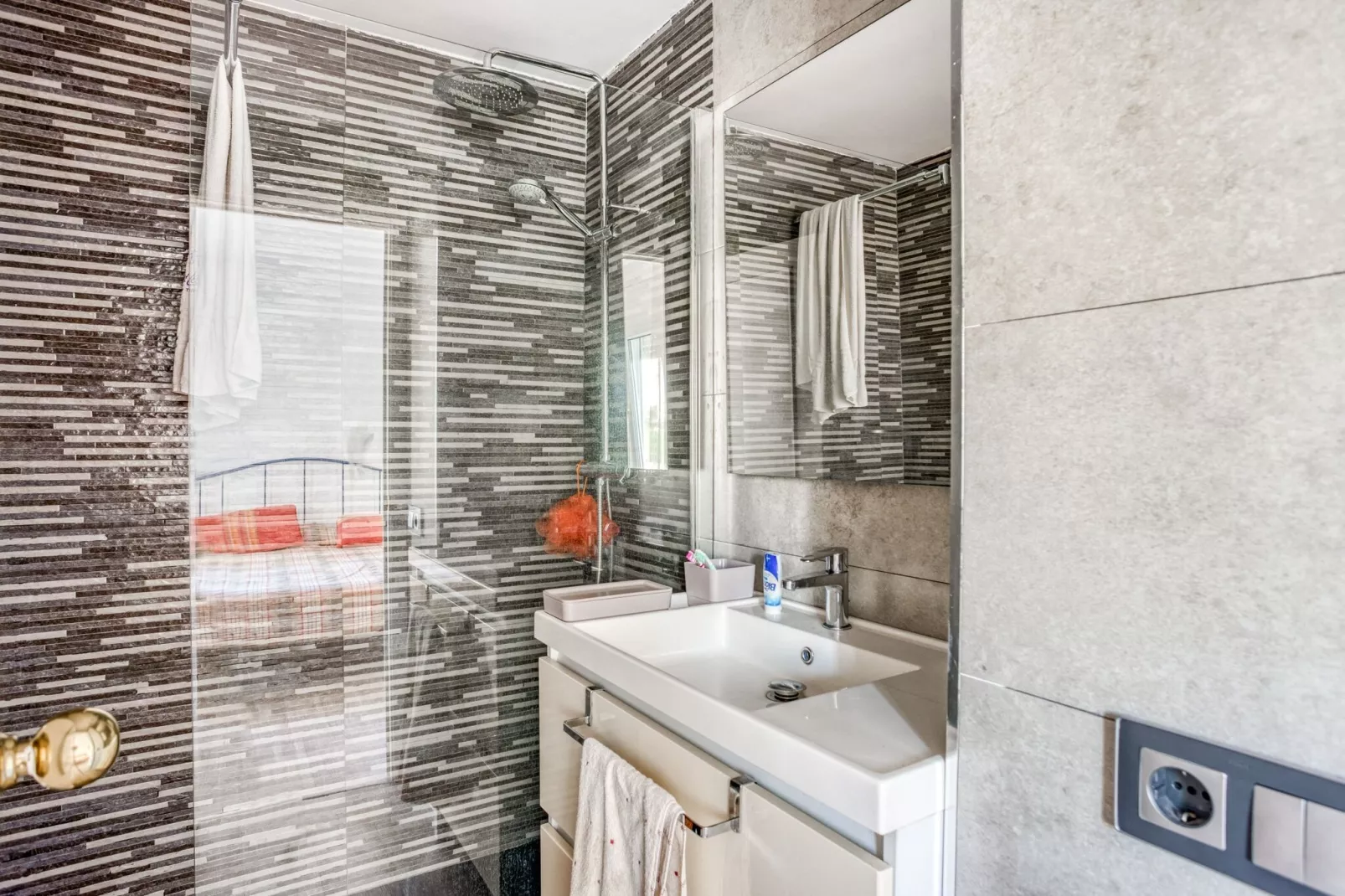 S´Agaró Beach Apartment-Bathroom