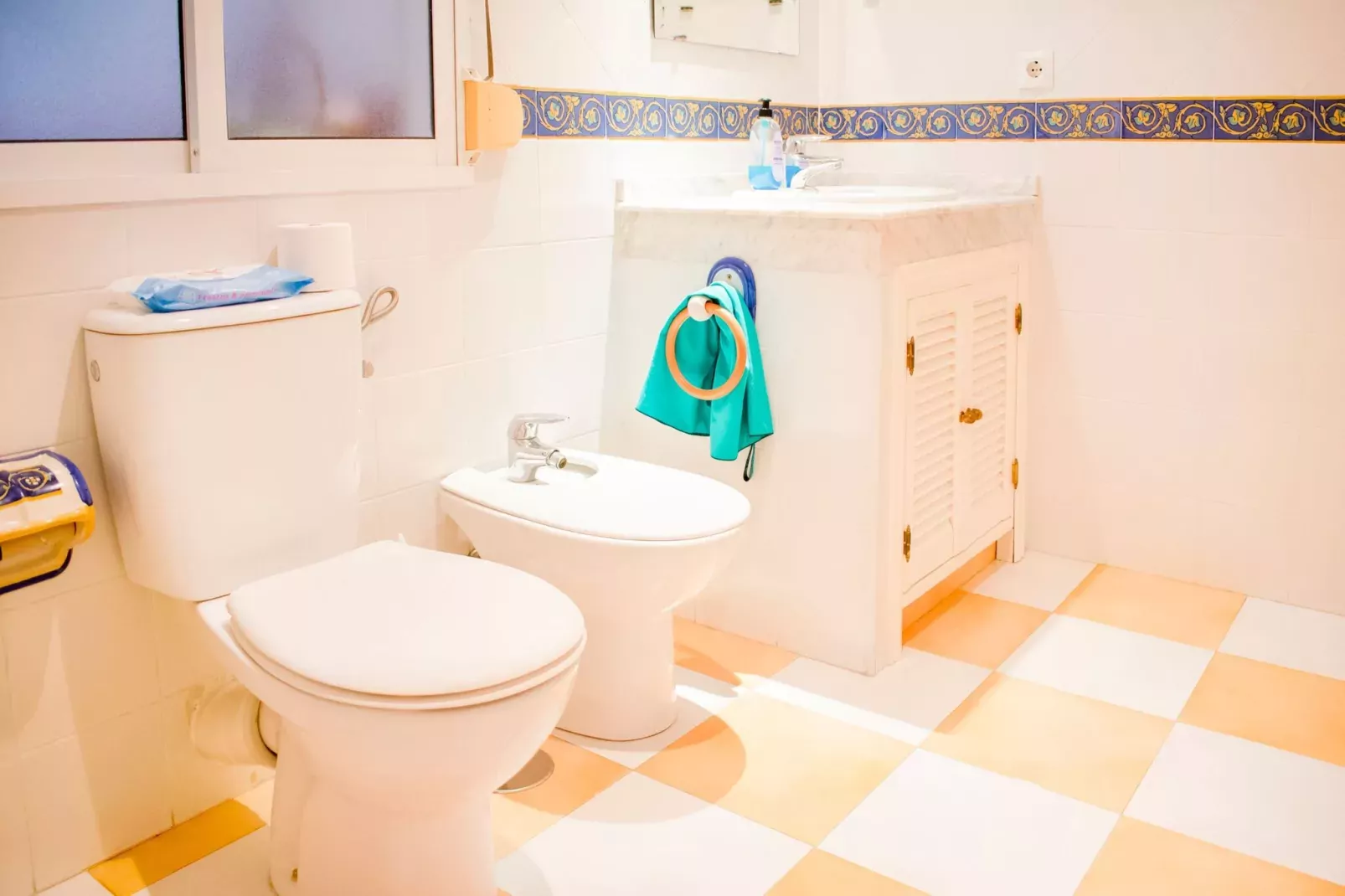 Preciosa casa en Sevilla-Bathroom