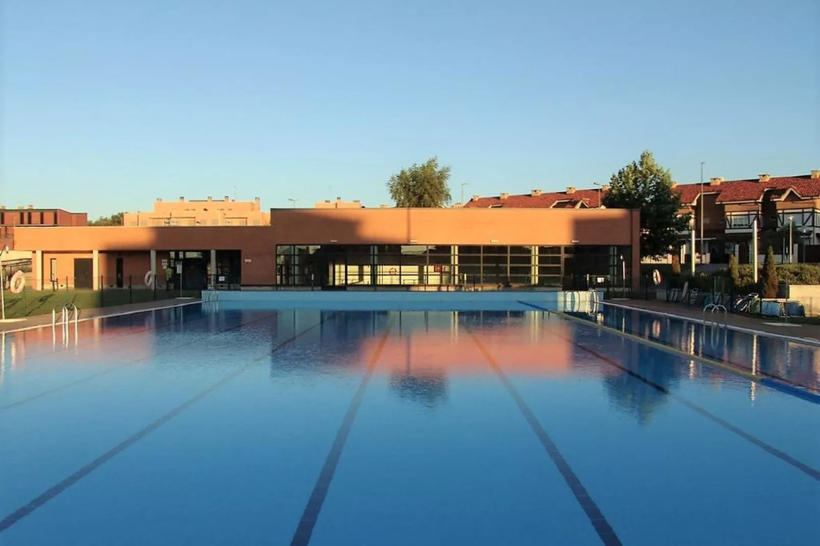 Cirueña Campo de Golf-Schwimmbad