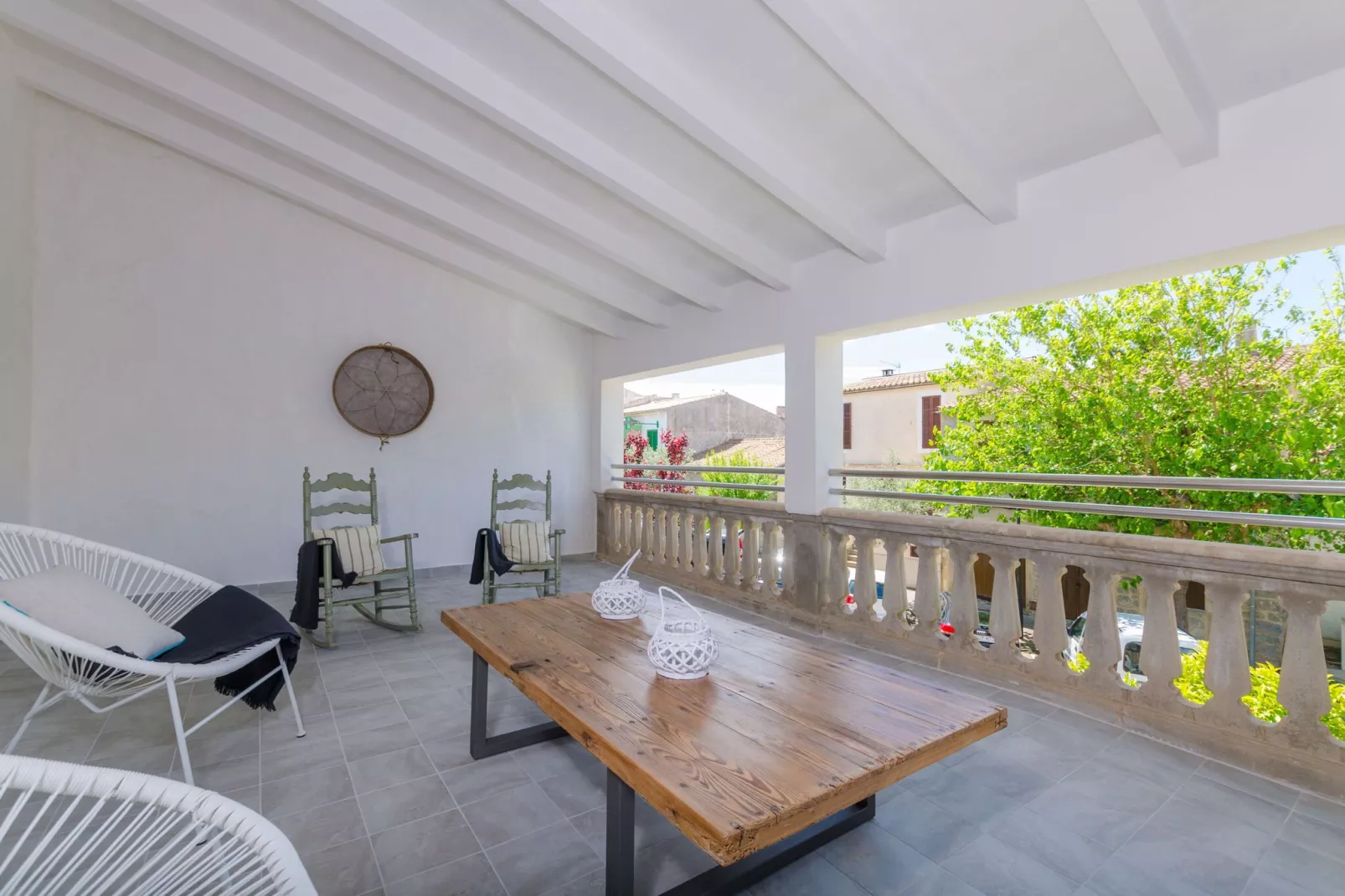 Na Valenta-Exterior summer