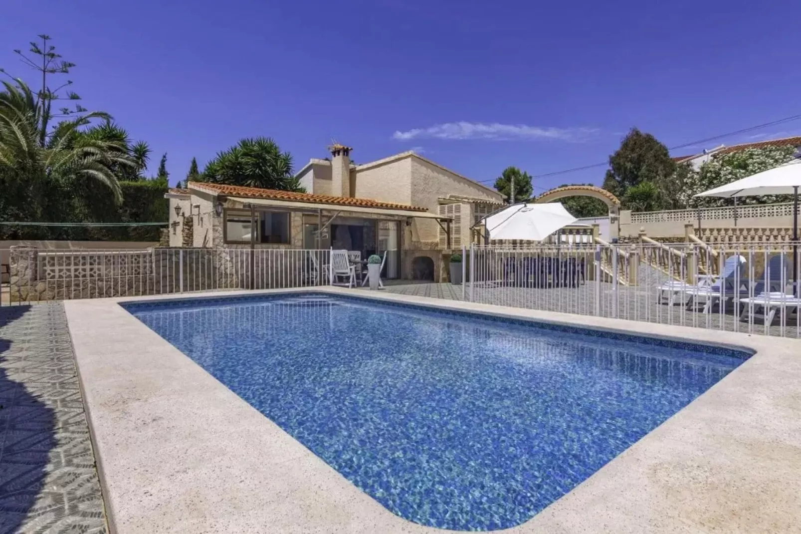 poolofhouse