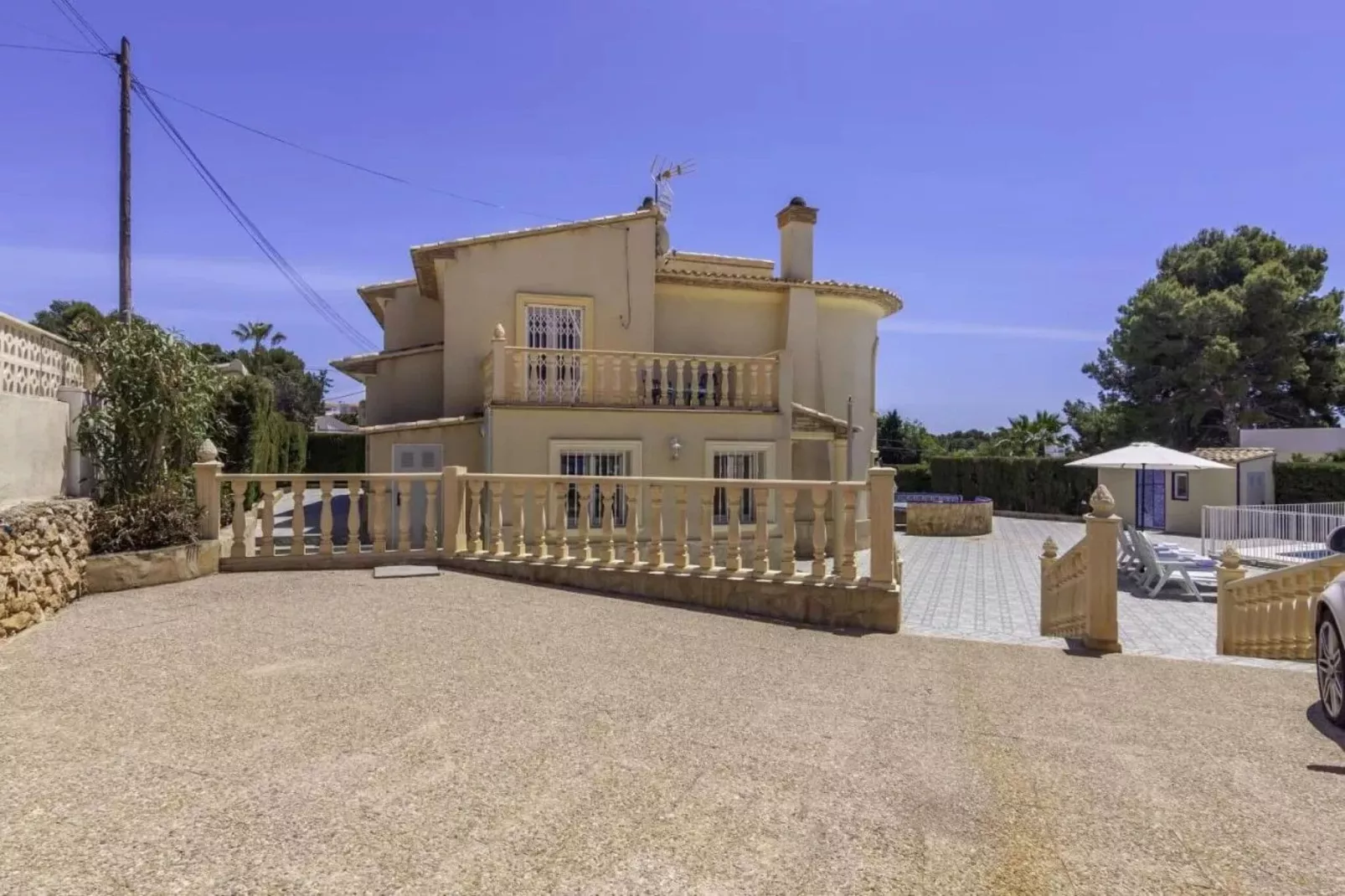 Villa Clara-Exterior summer
