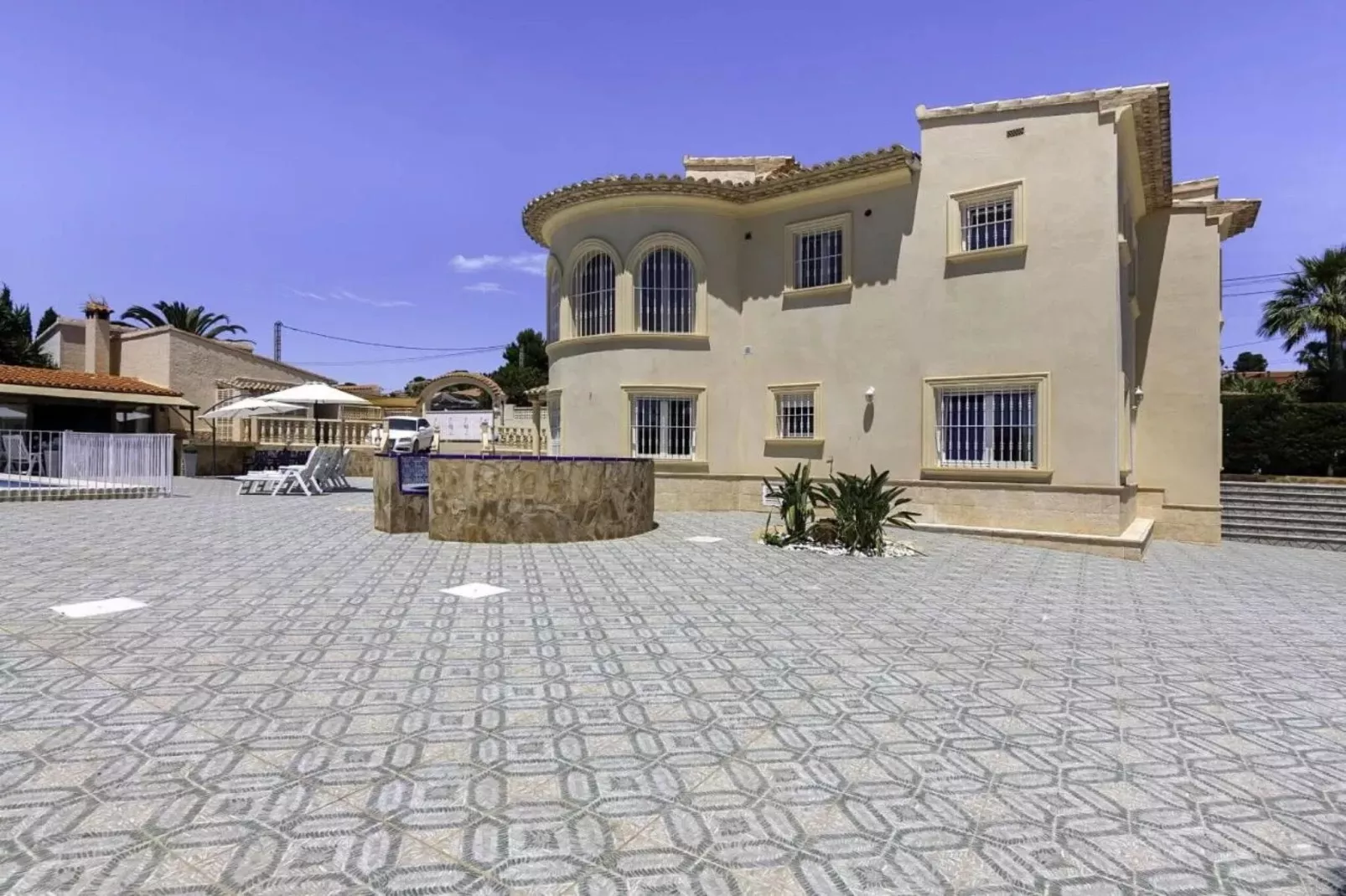 Villa Clara-Exterior summer