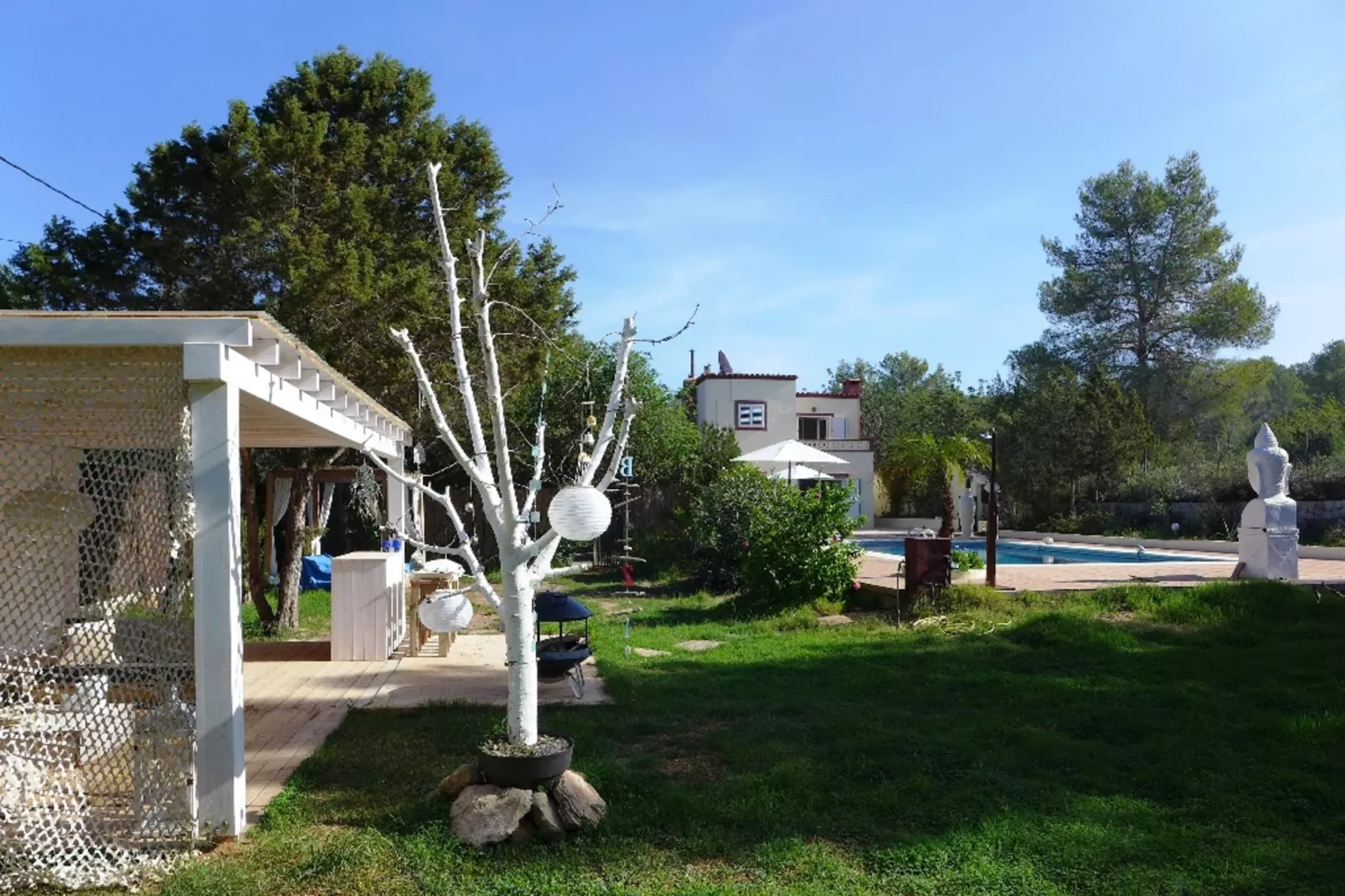 Villa Tranquila-Gardens summer