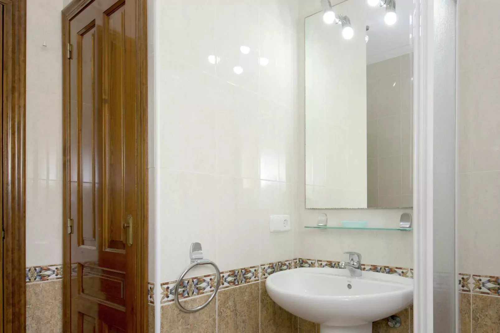 Magnolias-Bathroom