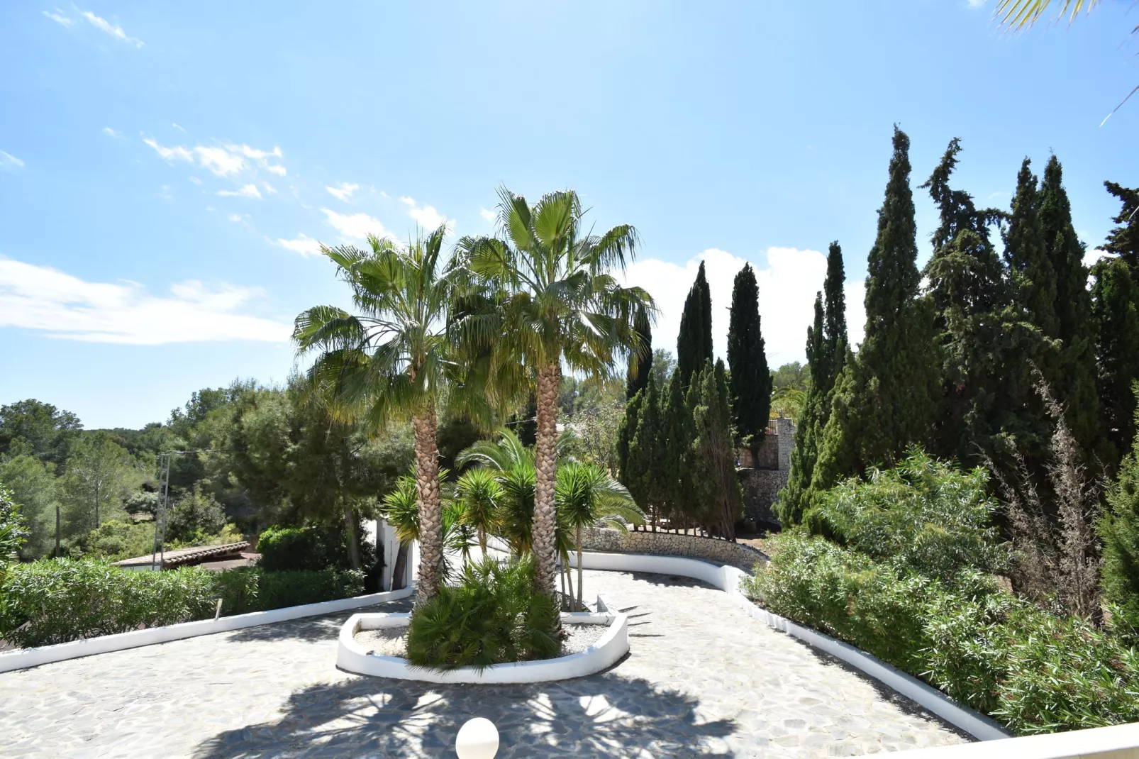 Brisa del Mar-Gardens summer