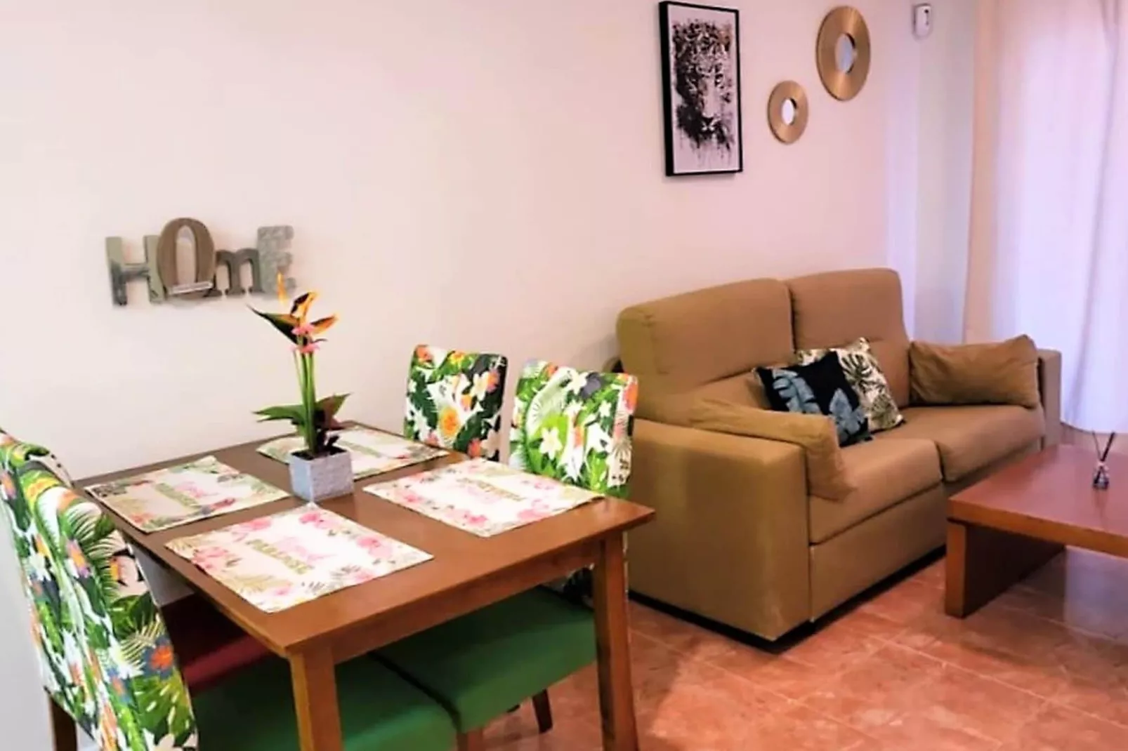 Apartamento 1º con terraza-Dining room