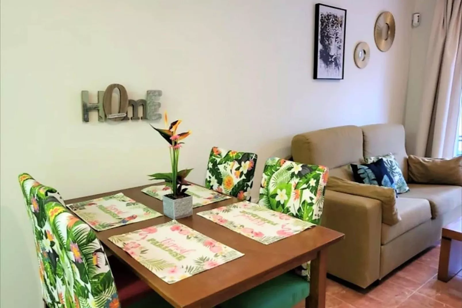 Apartamento 1º con terraza-Dining room
