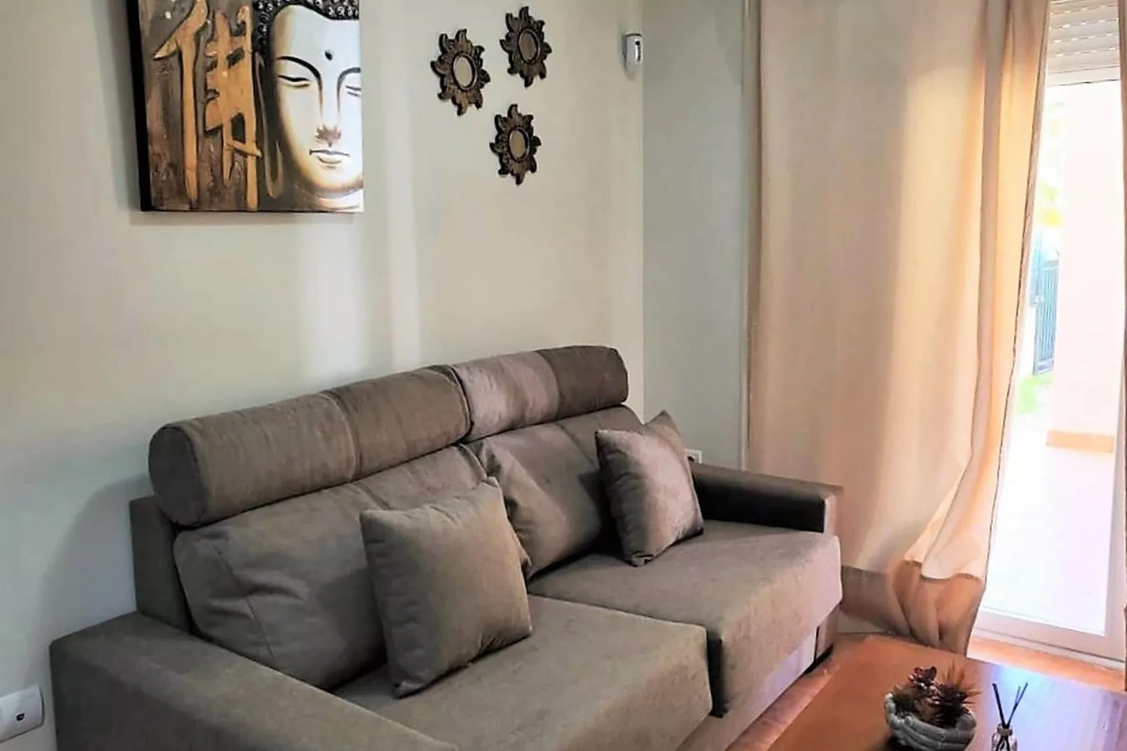 Bajo con terraza y acceso directo a piscina comunitaria-Living room