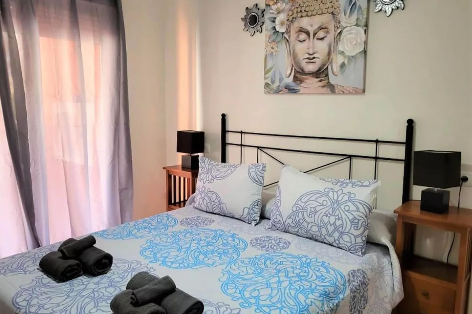 Bajo con terraza y acceso directo a piscina comunitaria-Bedroom