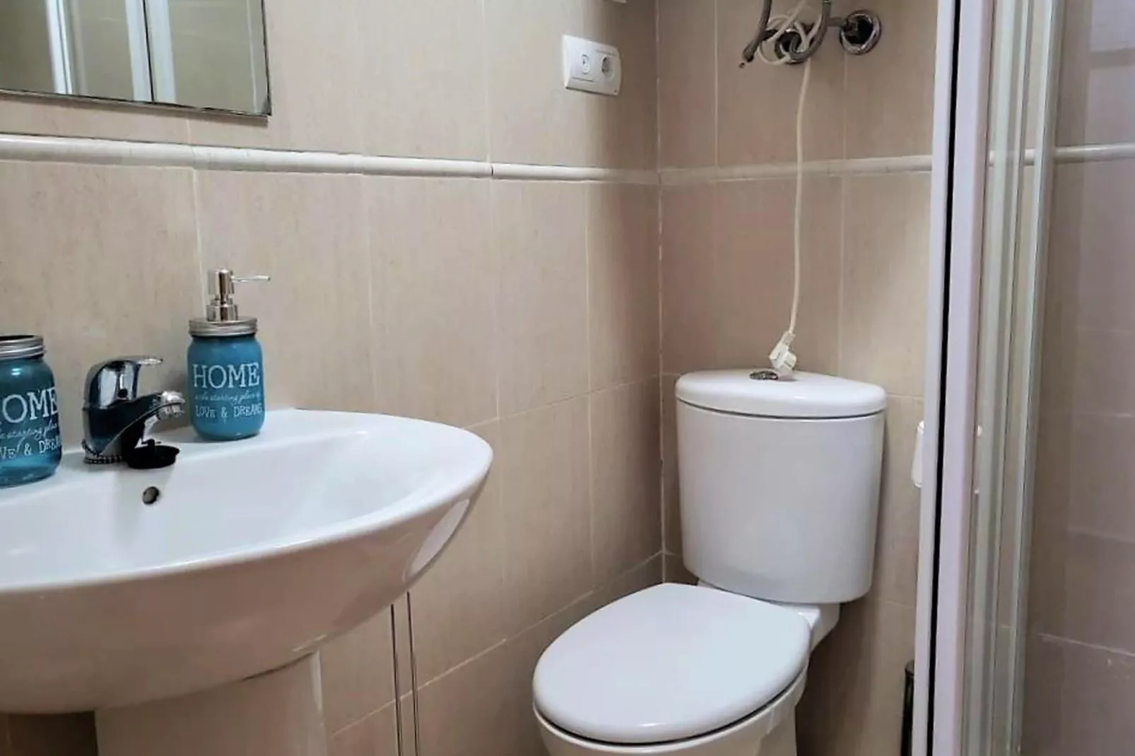 Bajo con terraza y acceso directo a piscina comunitaria-Bathroom