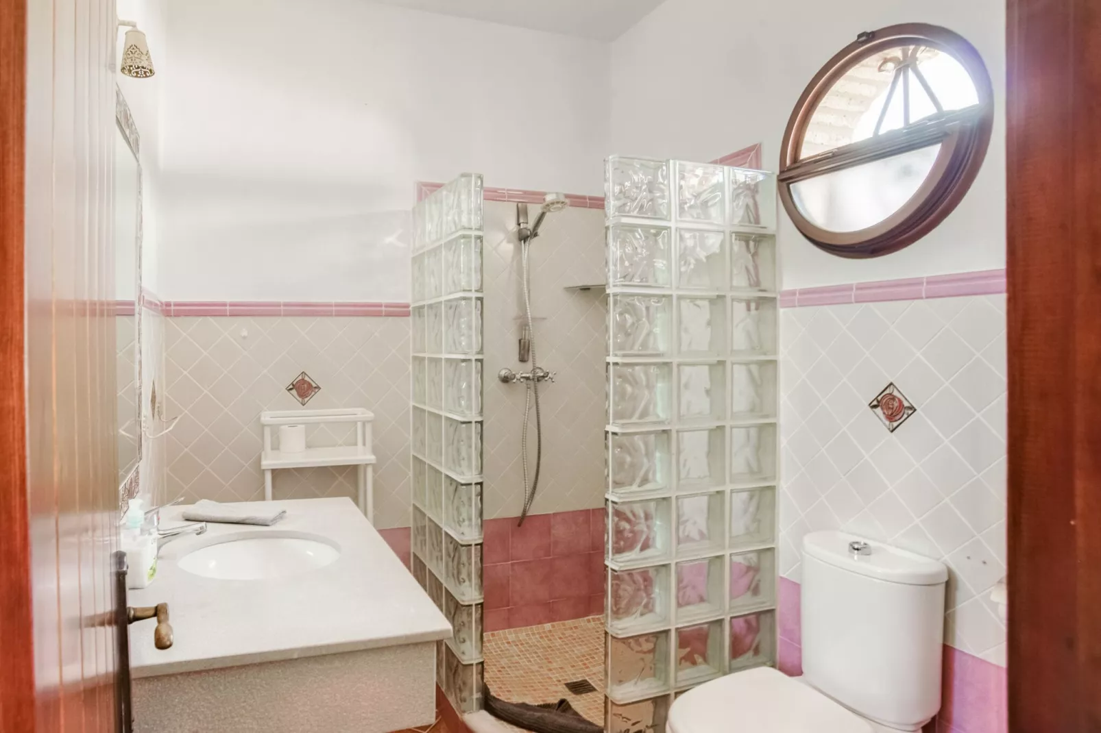 Casa Qlint & Enrique-Bathroom