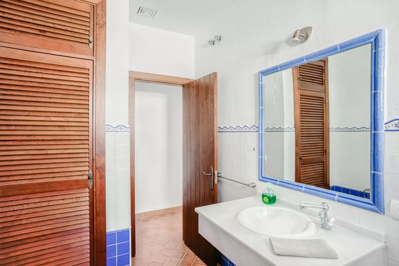 Casa Qlint & Enrique-Bathroom