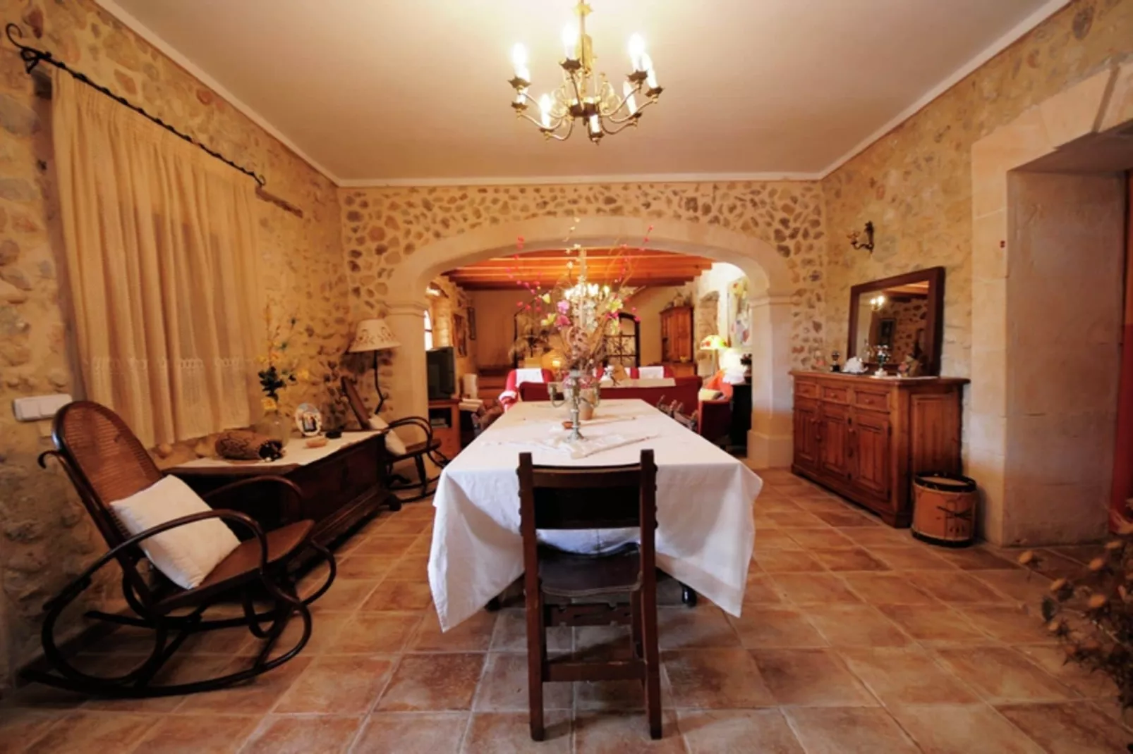 Nyany-Dining room