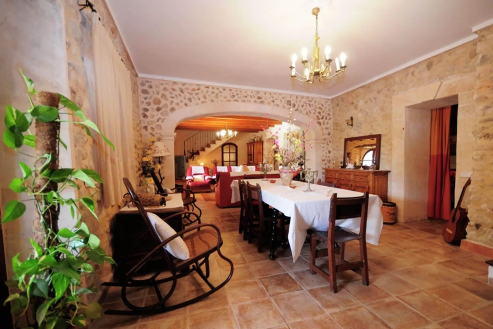 Nyany-Dining room