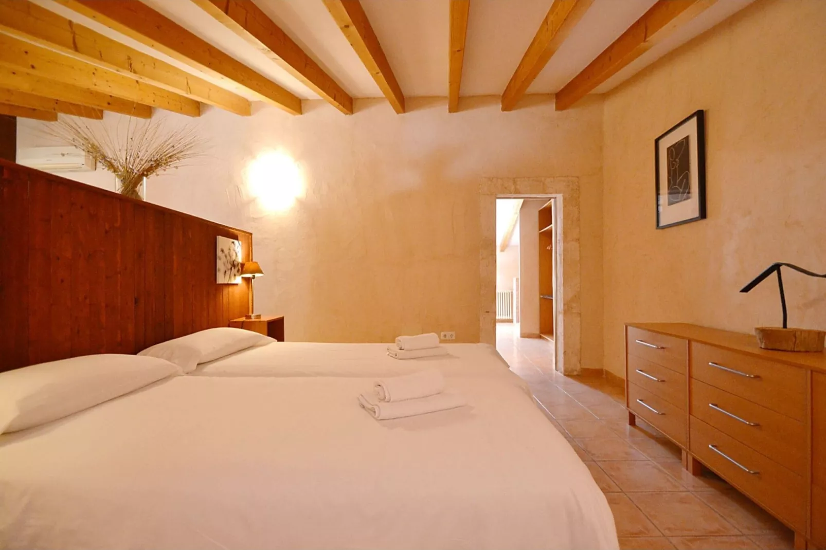 Mir-Bedroom