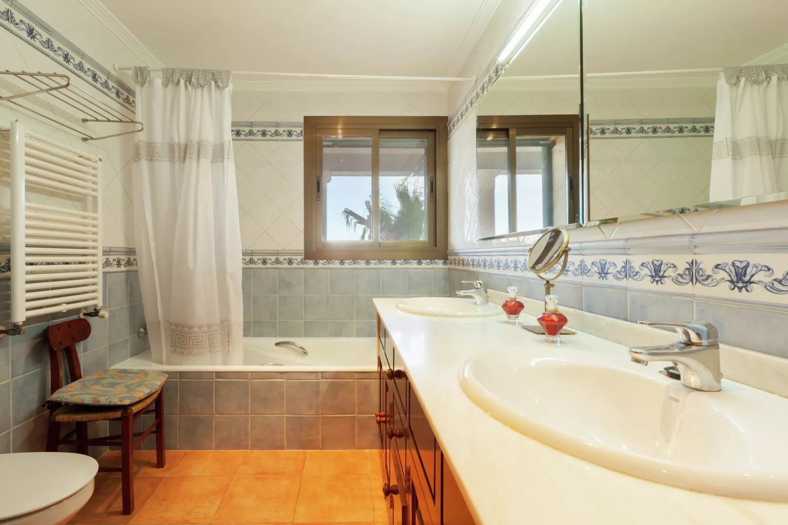 Siona-Bathroom
