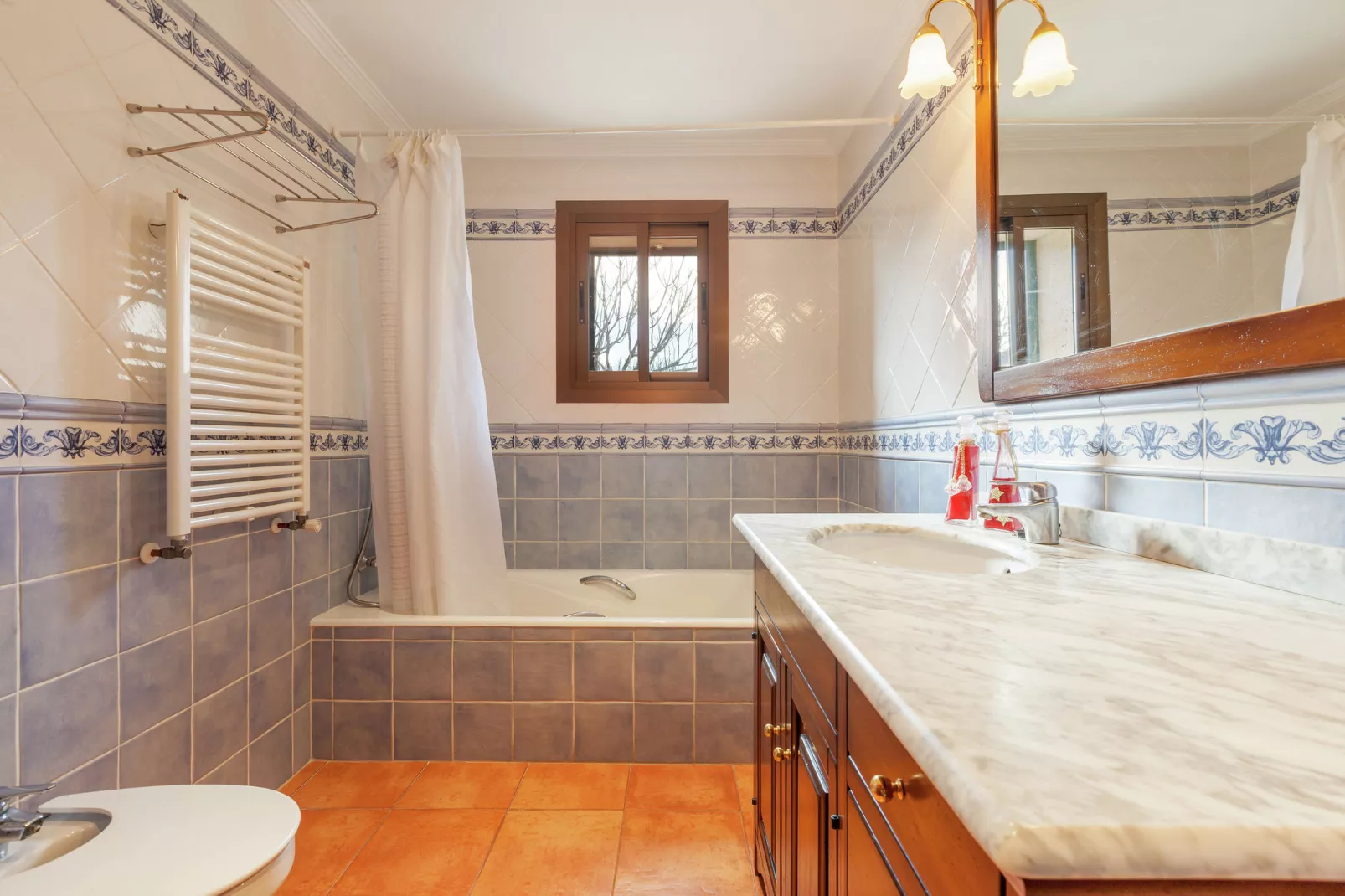 Siona-Bathroom