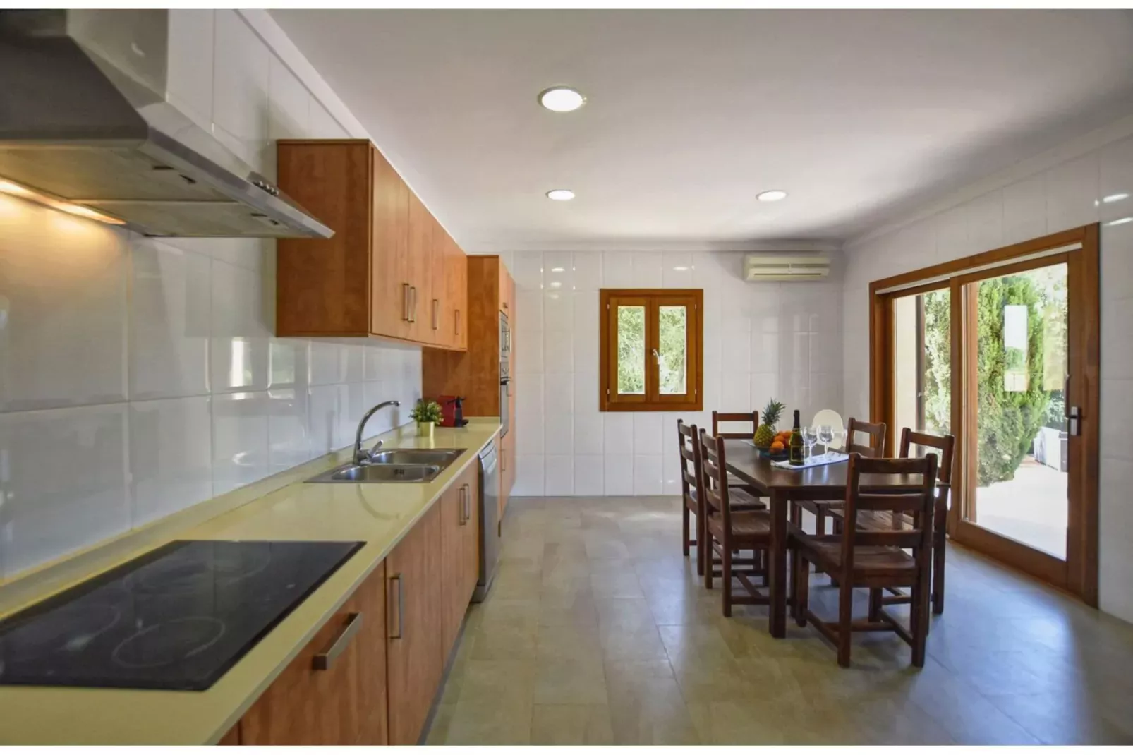 Santa Maria-Kitchen