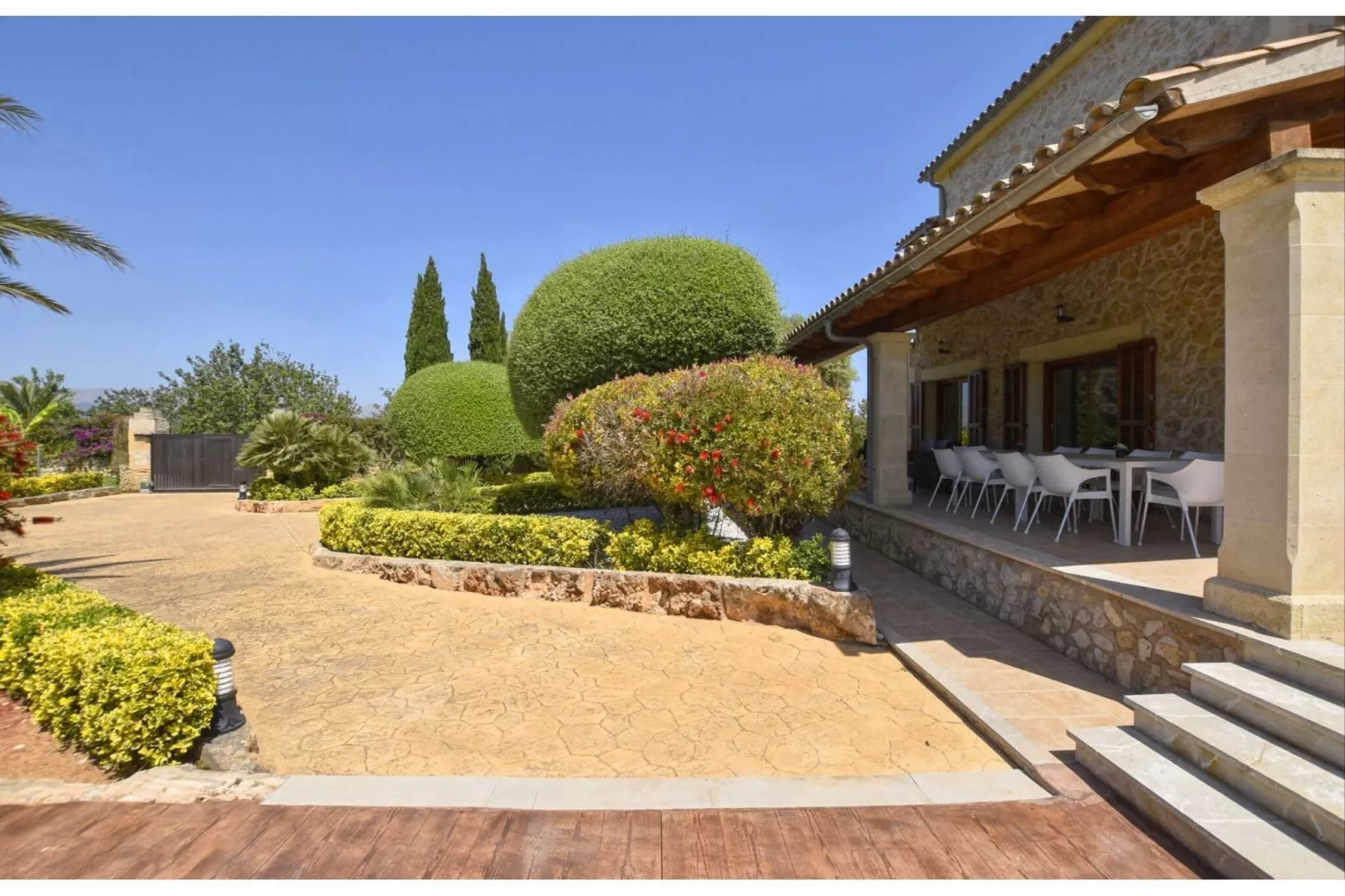 Santa Maria-Gardens summer