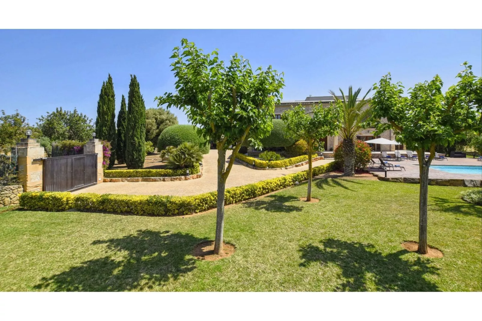 Santa Maria-Gardens summer