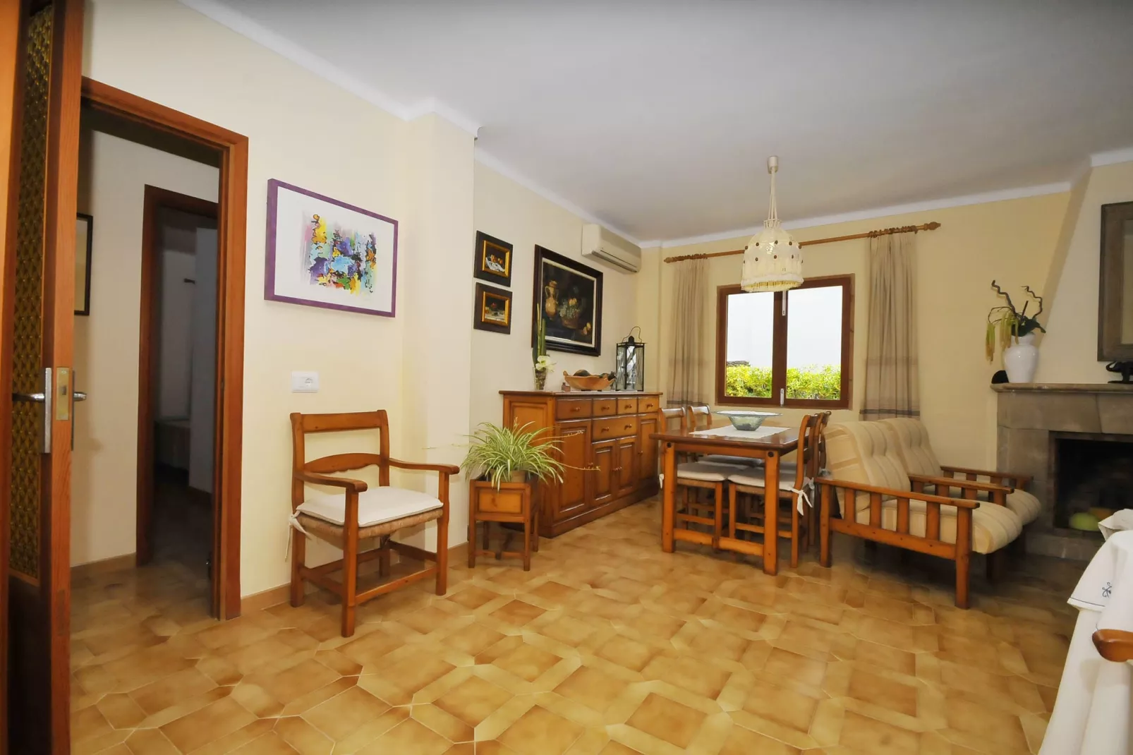 Cora-Dining room