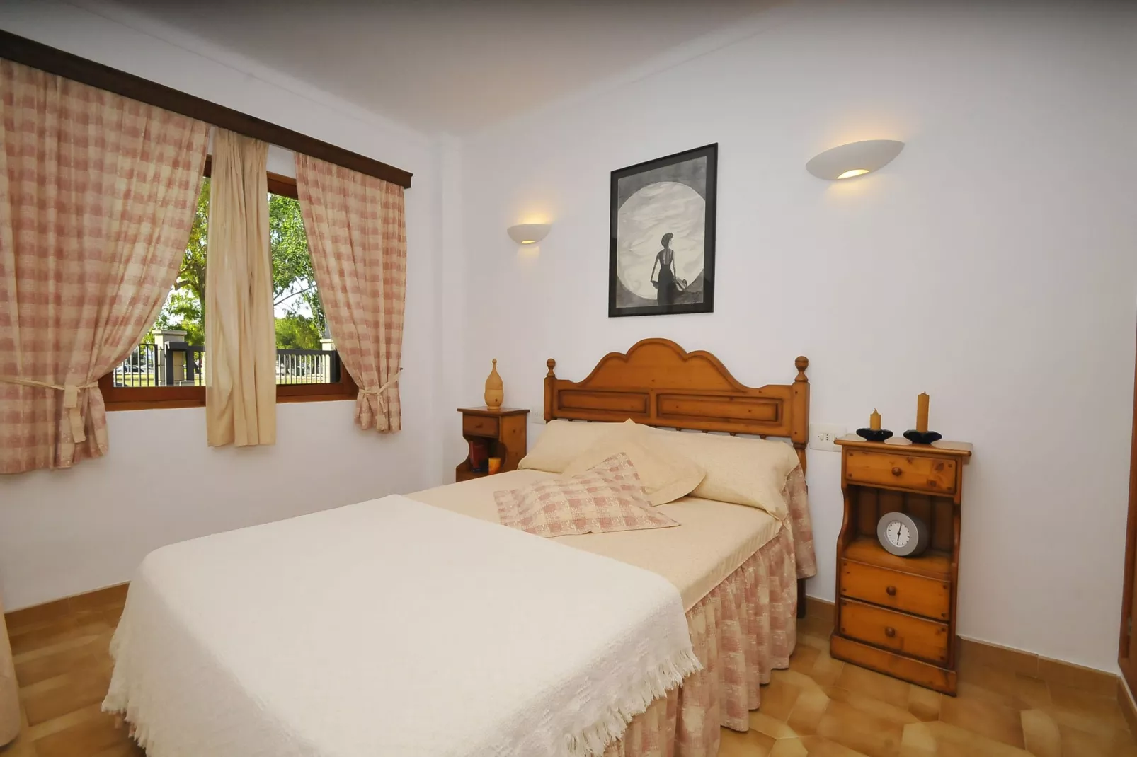 Cora-Bedroom